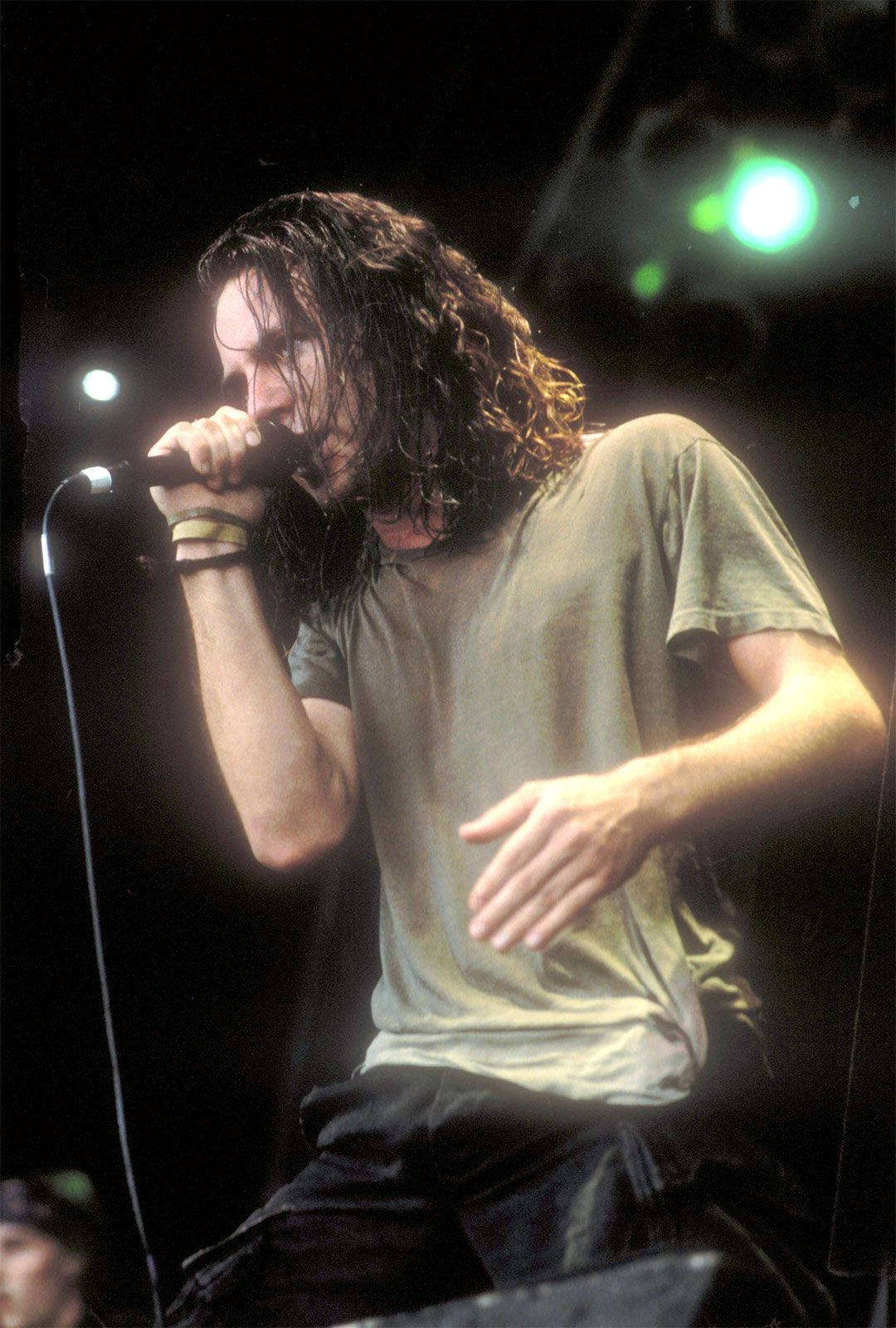 Pearl Jam Rock Band Lead Singer Eddie Vedder Background