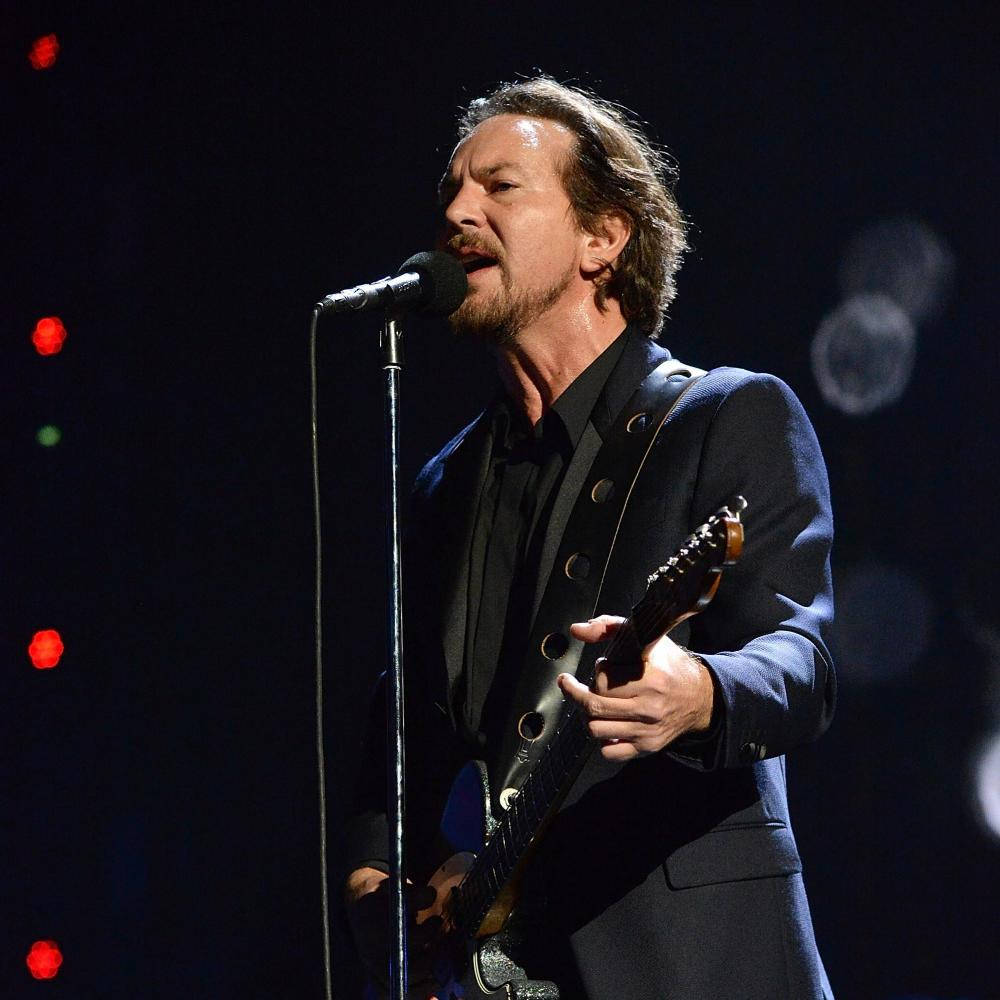 Pearl Jam Rock Band Vocalist Eddie Vedder Background