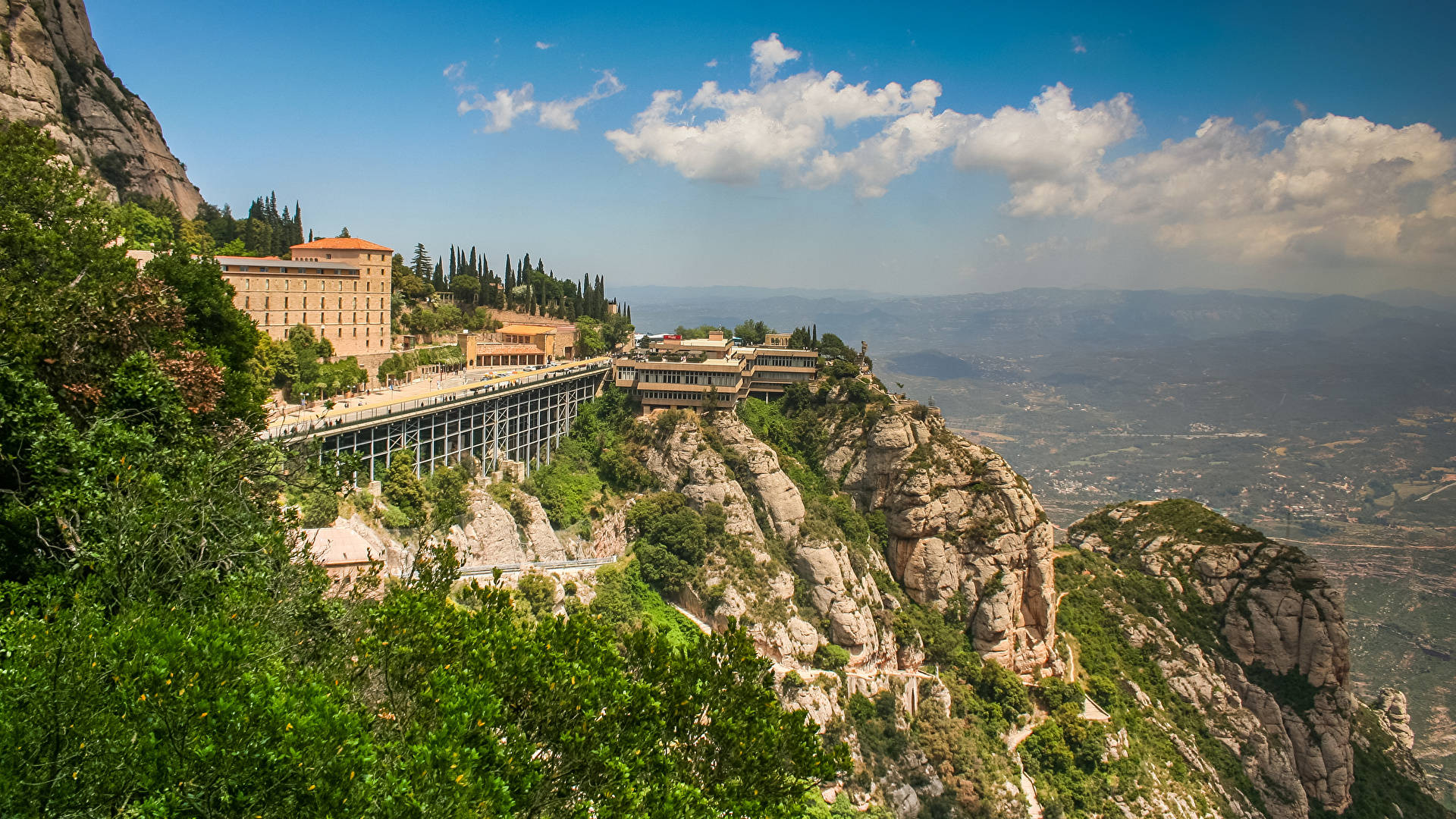 Peeping Montserrat Background