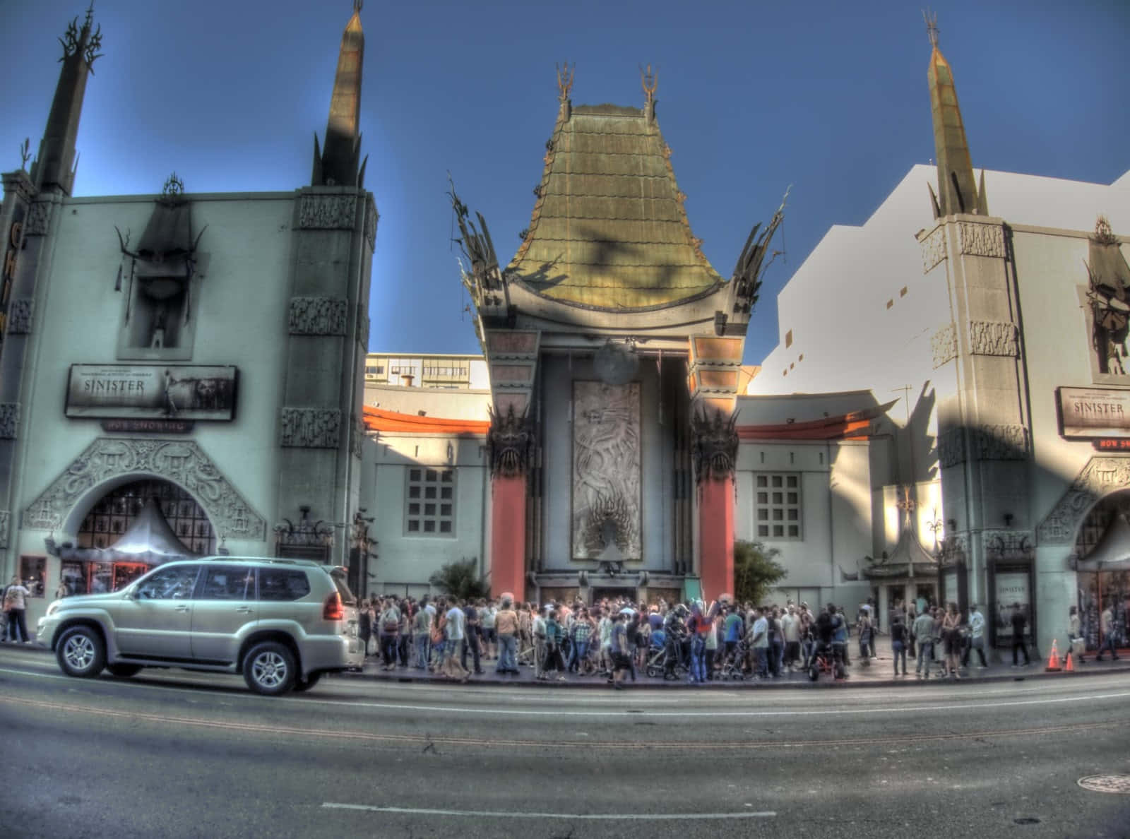 People Outside Graumans Chinese Theatre Background