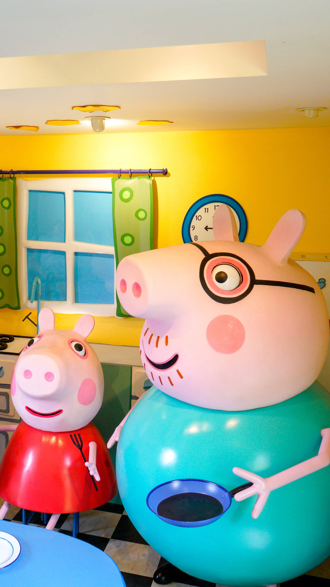 Peppa Pig Phone Life-sized Statues Background