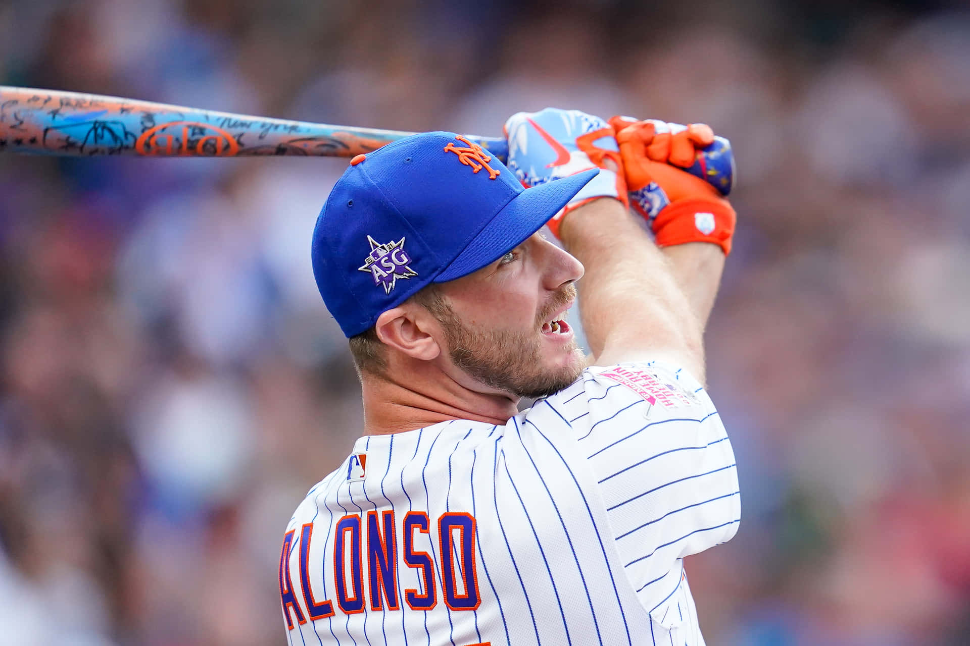 Pete Alonso Celebrates A Home Run Background