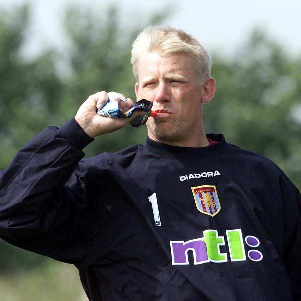 Peter Schmeichel Black Manchester United Jersey Background