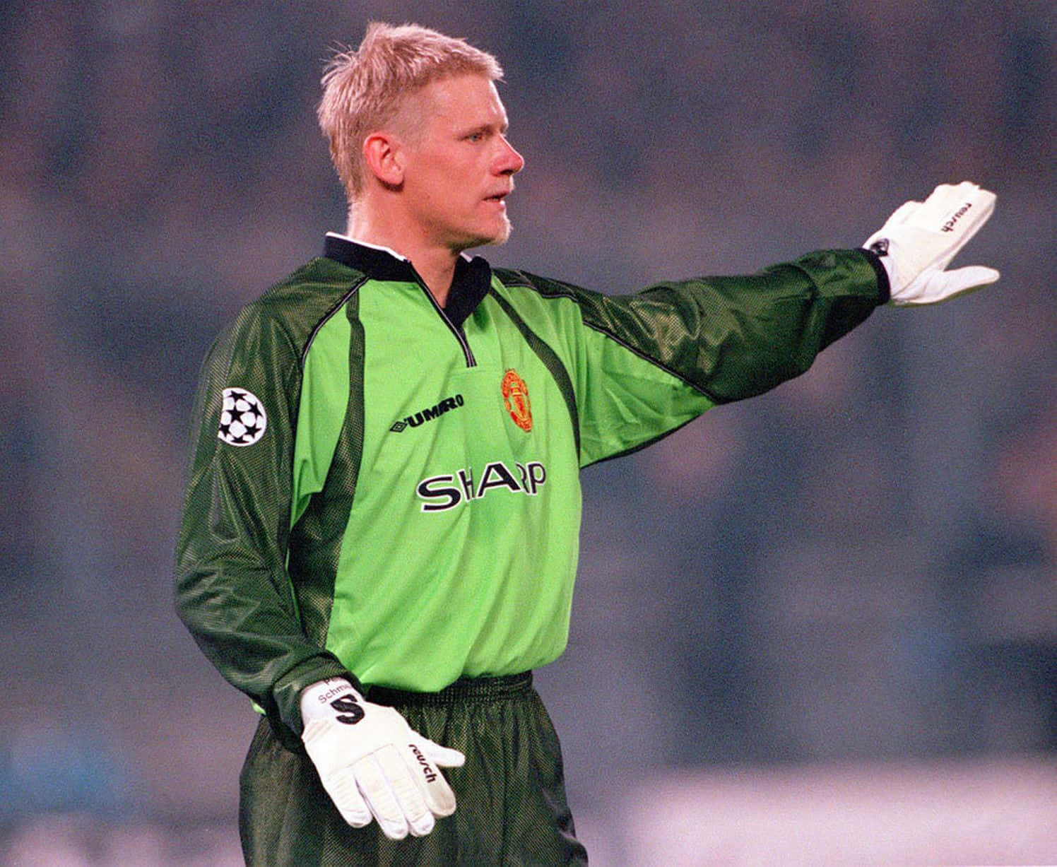 Peter Schmeichel Manchester United Football Goalkeeper Background