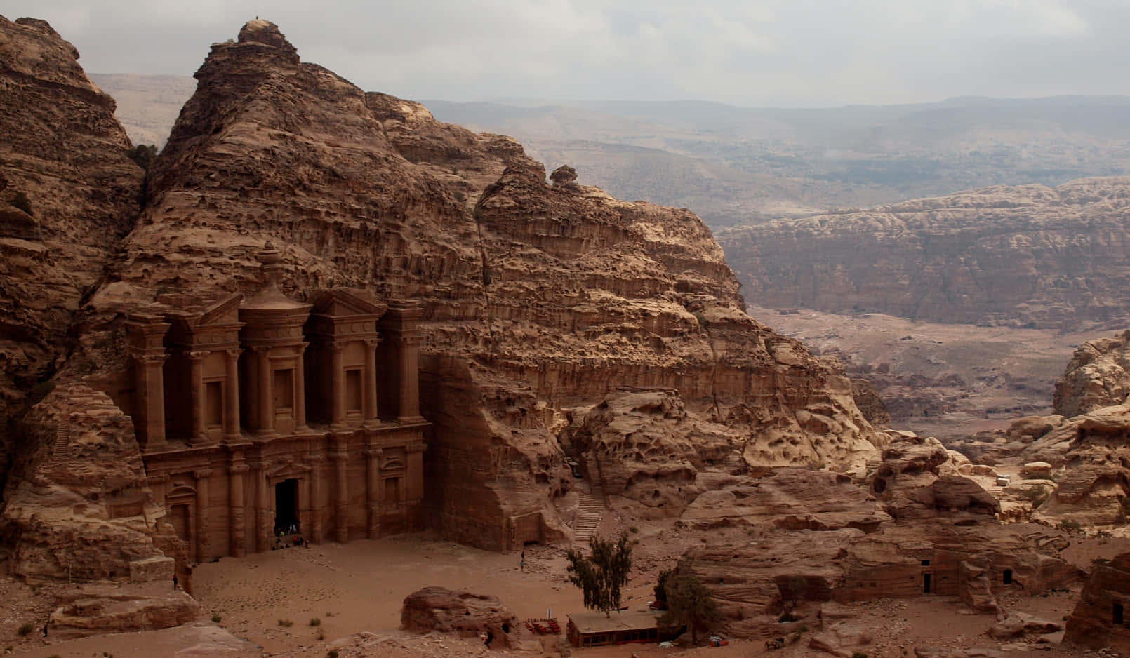 Petra By The Jordan Mountains Background