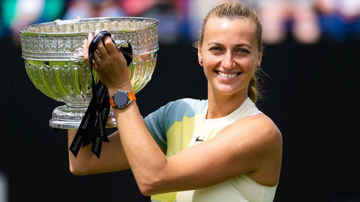 Petra Kvitova In Action On The Tennis Court