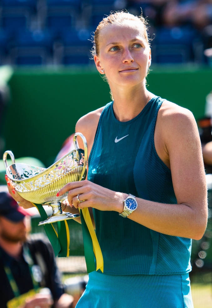 Petra Kvitova With Trophy Phone Background