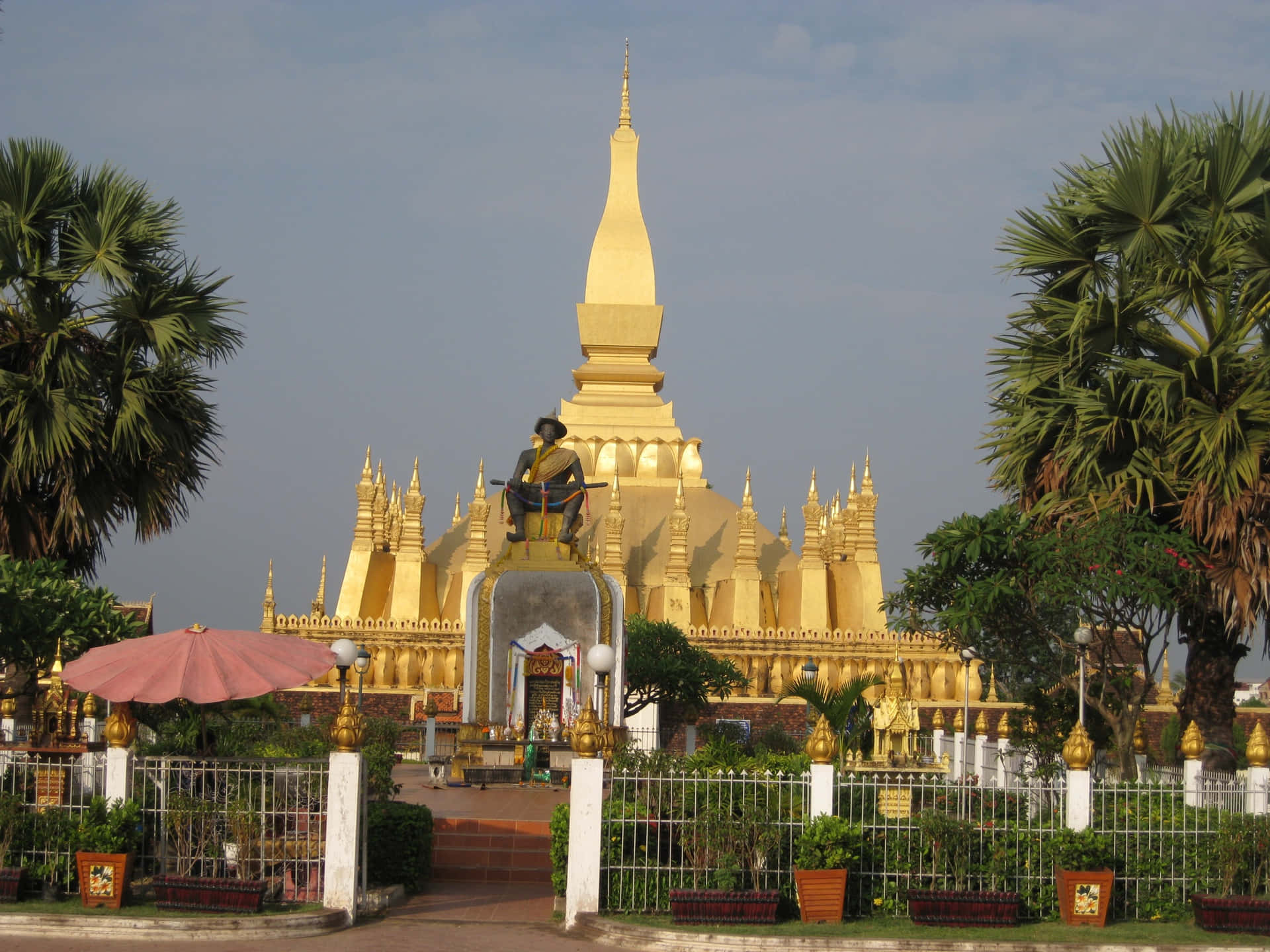 Pha That In Vientiane Front View