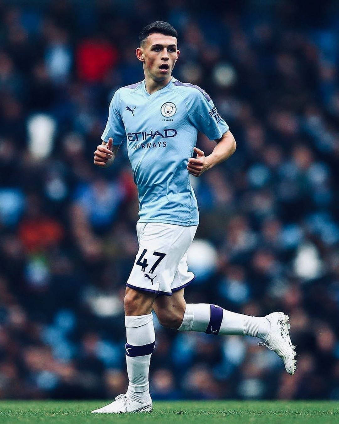 Phil Foden Jogging