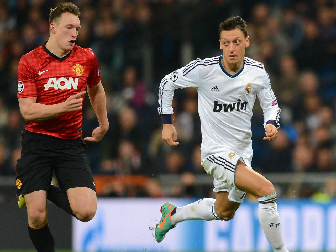 Phil Jones Running Next Real Madrid Background