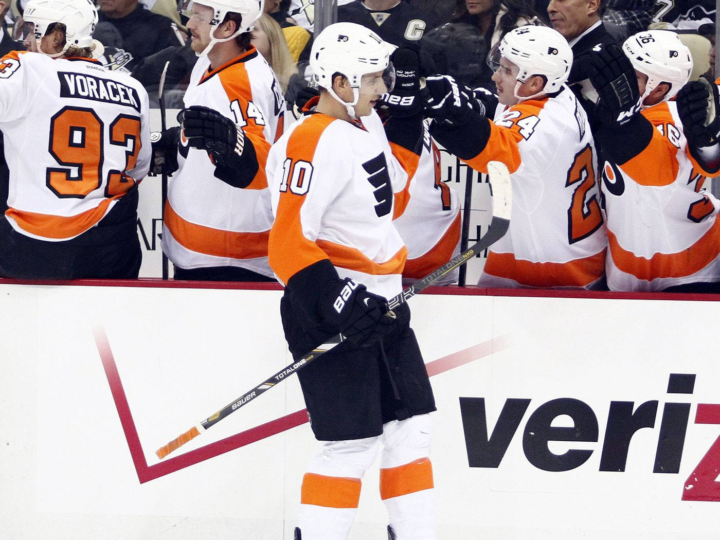 Philadelphia Flyers Brayden Schenn 10 Nhl Game 2015 Background