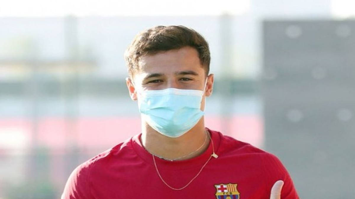 Philippe Coutinho Wearing A Mask Background