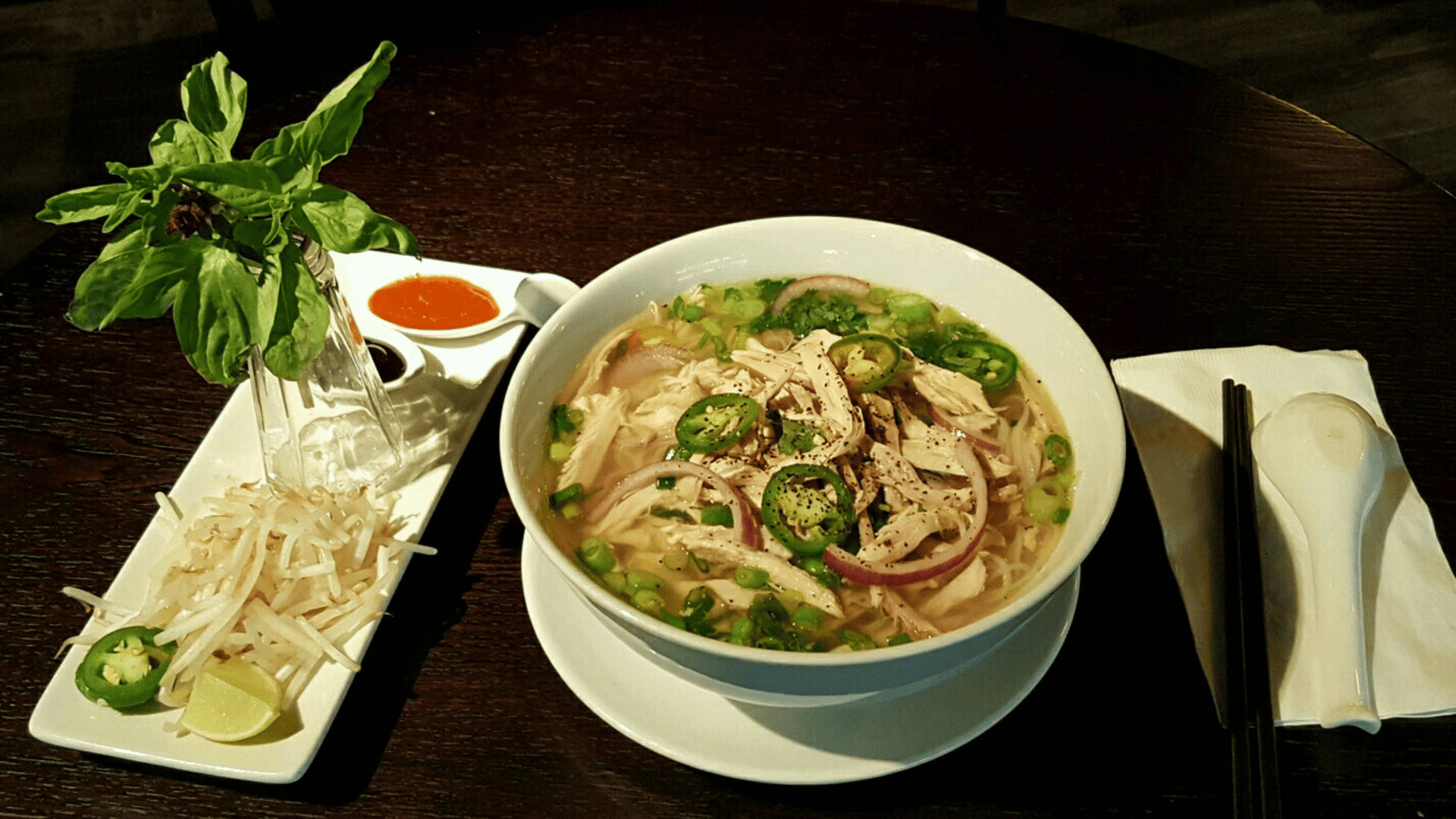 Pho With Light Broth And Noodles Background