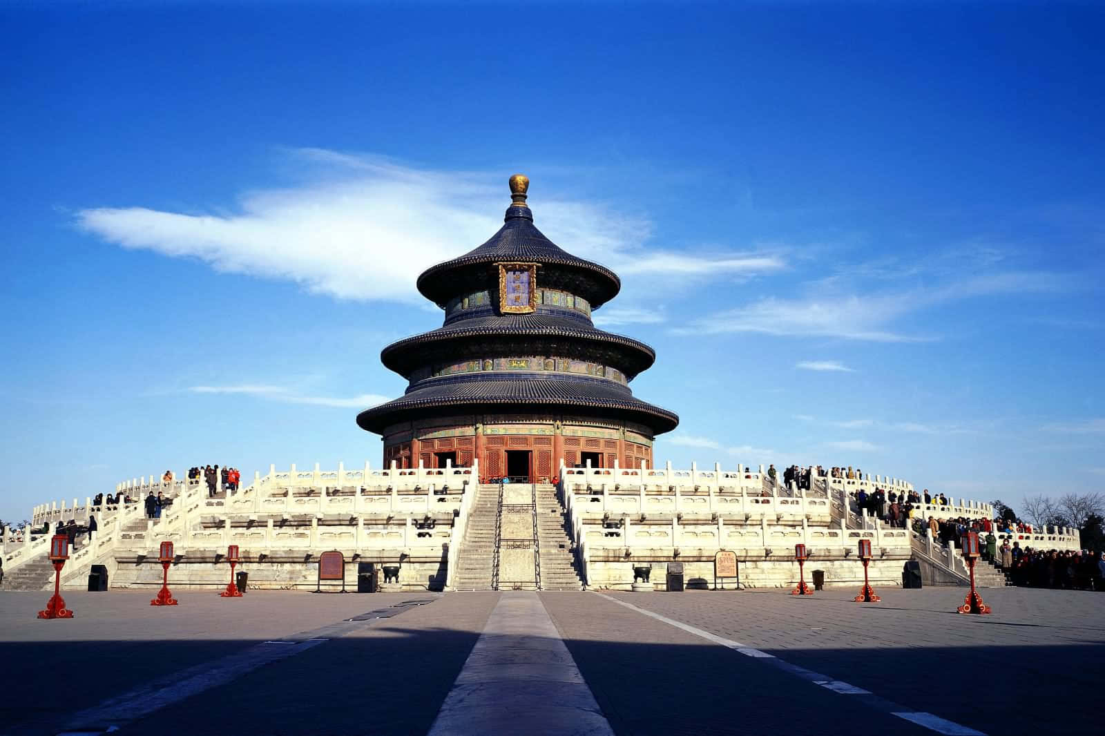 Photo Of The Bright Temple Of Heaven With The Shadow Of Its Imperial Vault Background