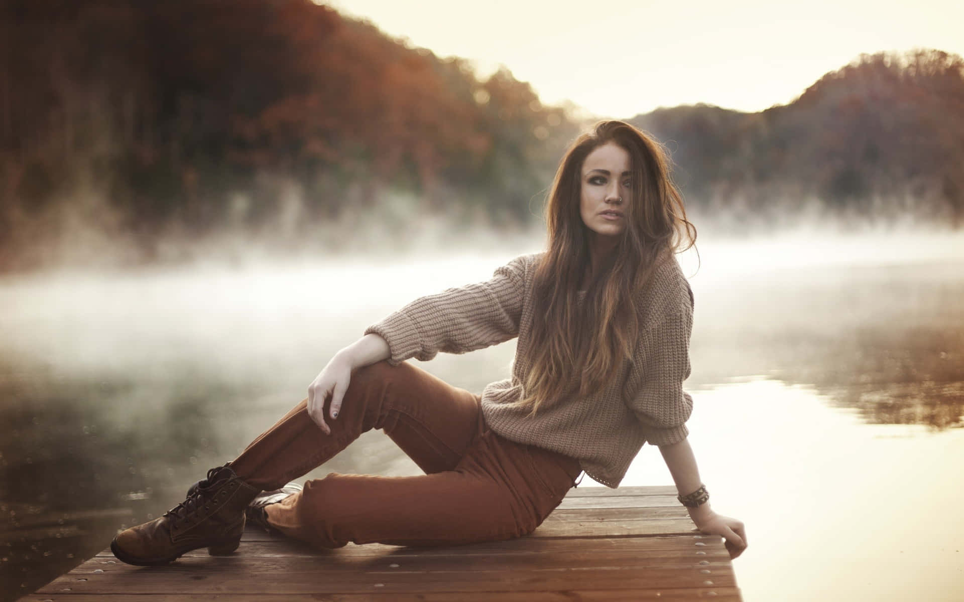 Photoshoot Of A Woman Near The Lake Background