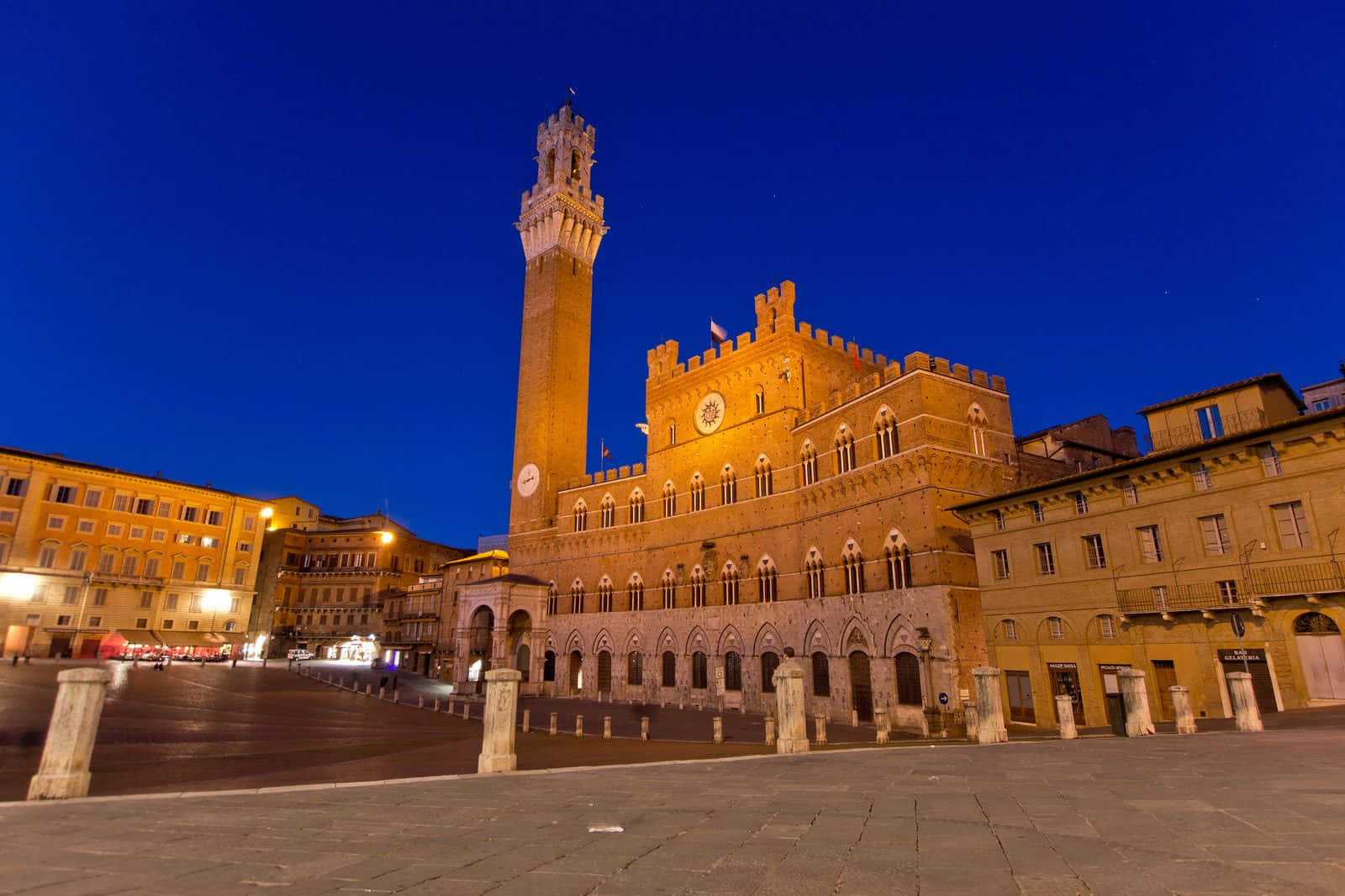Piazza Del Campo Background