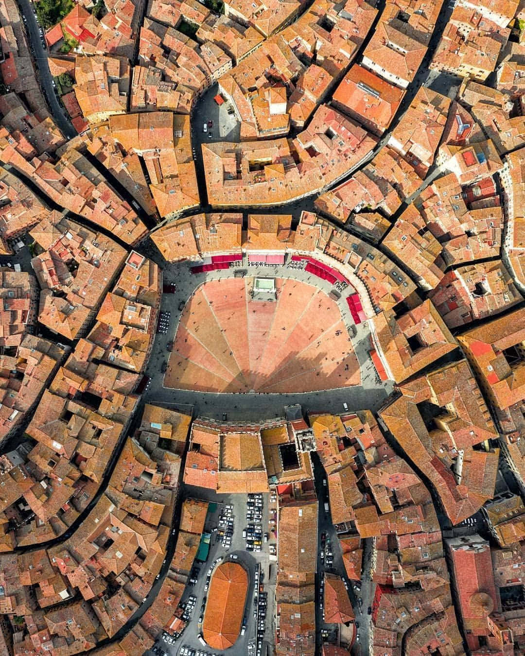 Piazza Del Campo Background