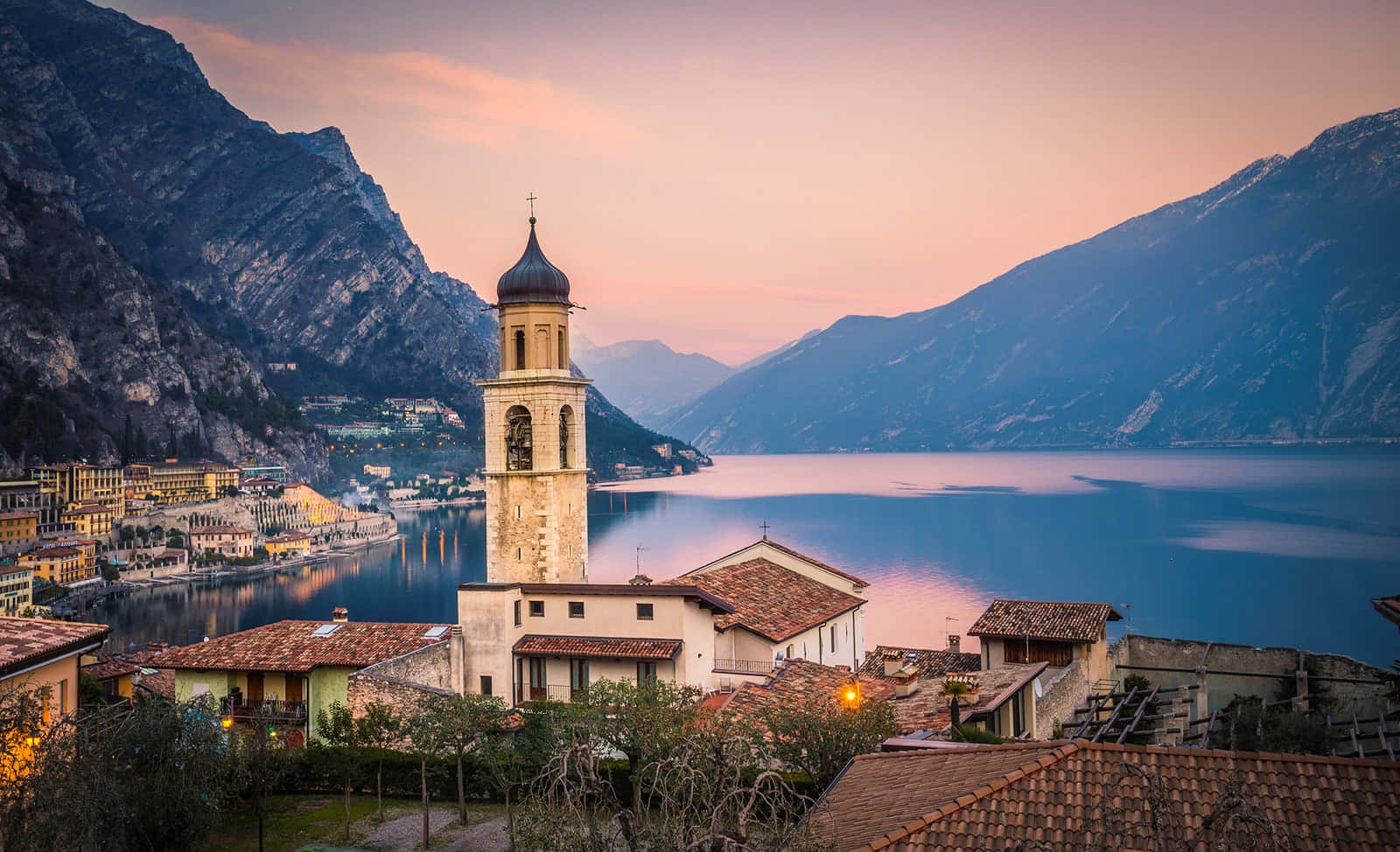 Picturesque Town View At Lago Di Garda Background