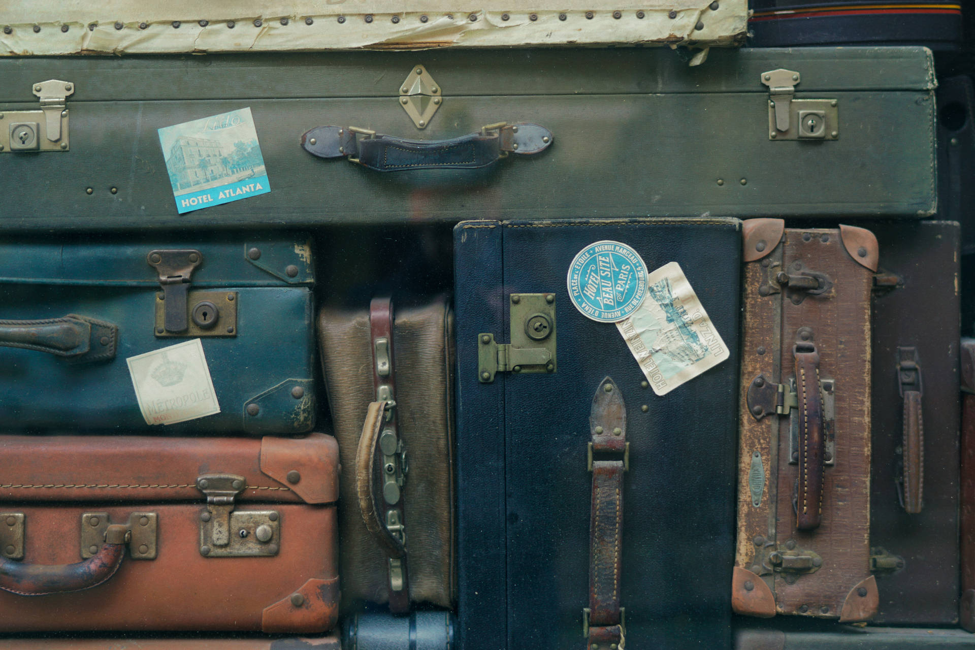 Pieces Of Luggage Vintage Aesthetic Laptop