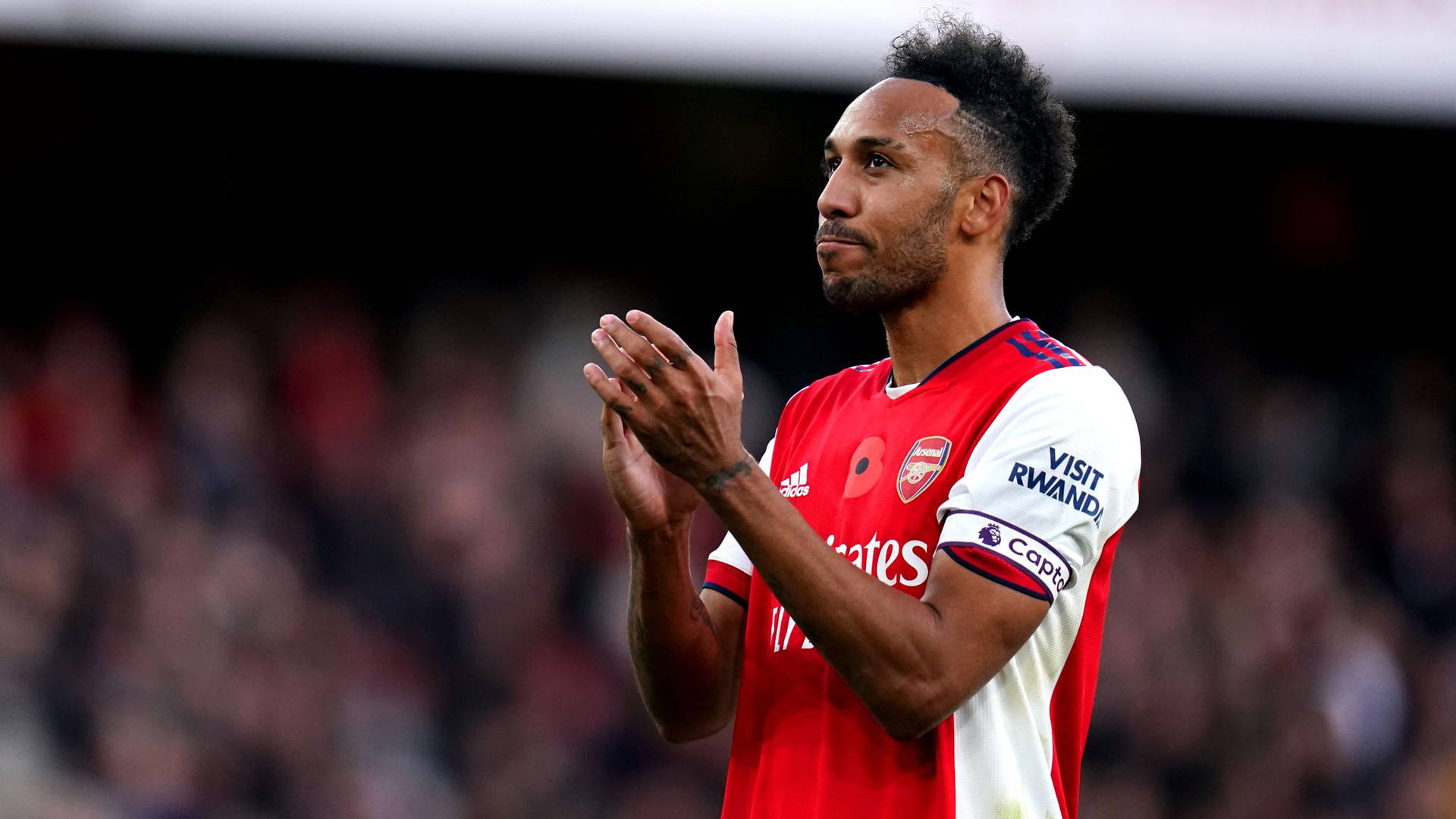 Pierre-emerick Aubameyang Clapping Background