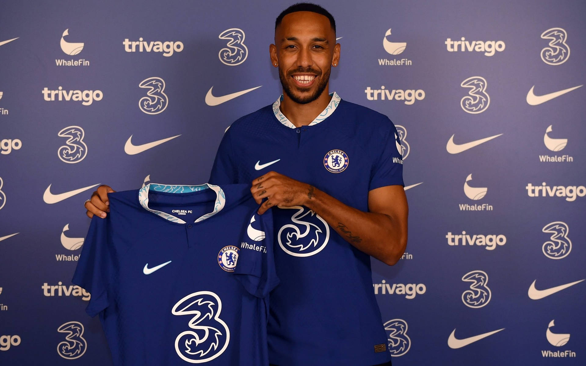 Pierre-emerick Aubameyang Holding Chelsea Jersey