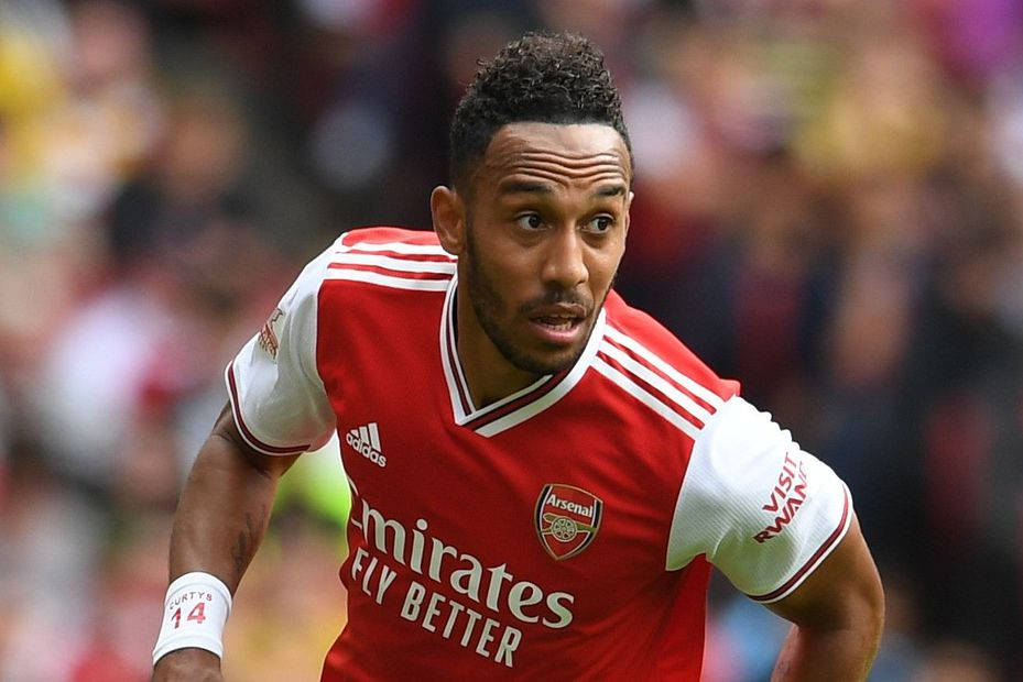 Pierre-emerick Aubameyang Leaning Forward