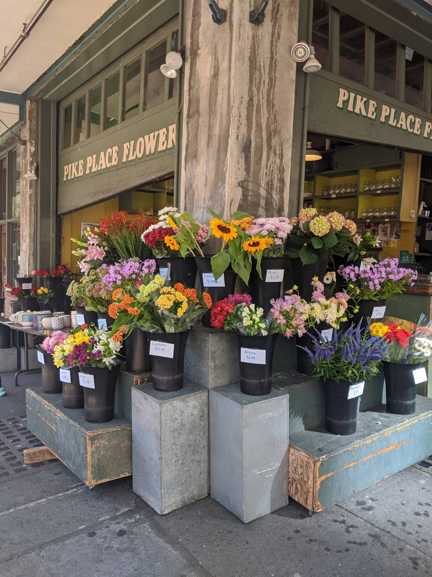 Pike Place Market Quaint Flower Shop Background