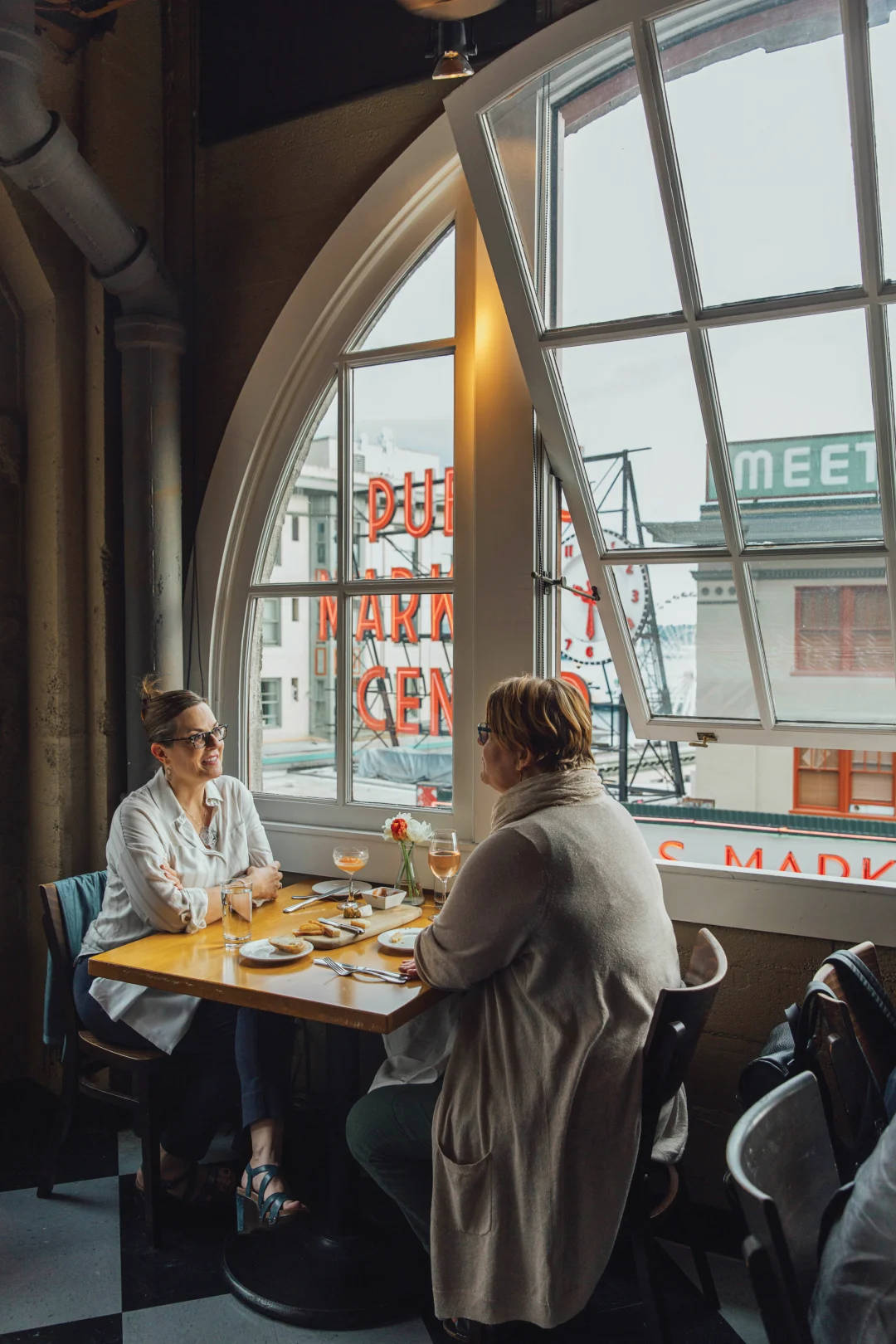 Pike Place Market Restaurant View Background