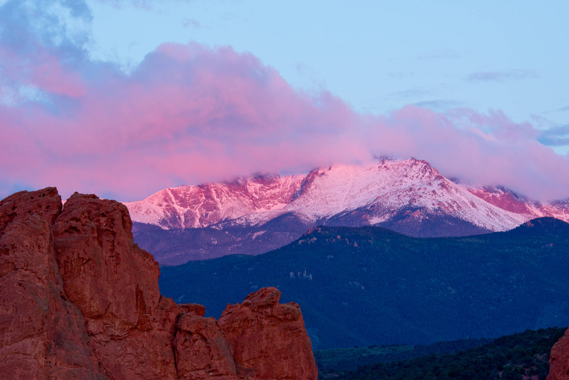 Pikes Peak Colorado Sunrise Background