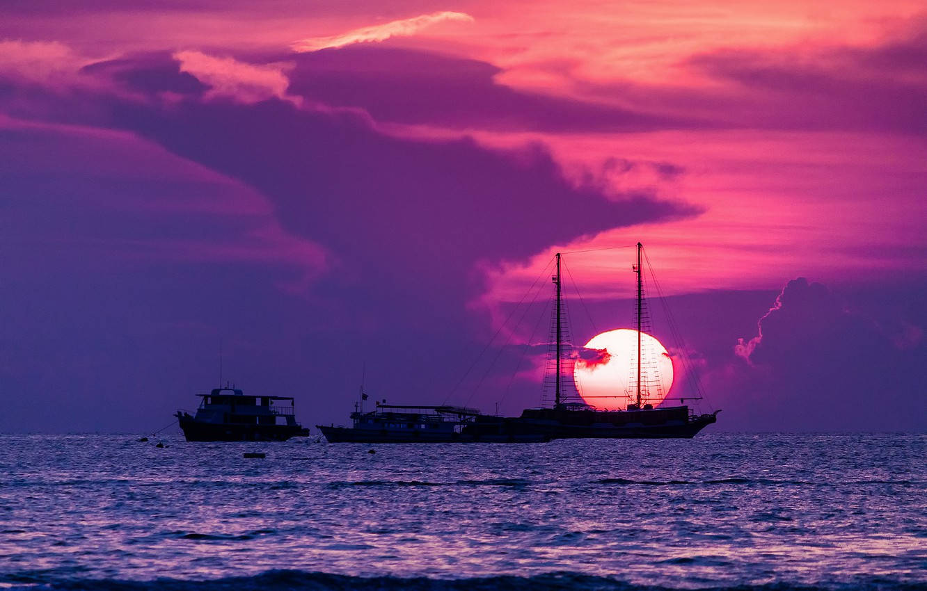 Pink And Purple Pattaya Sunset Background