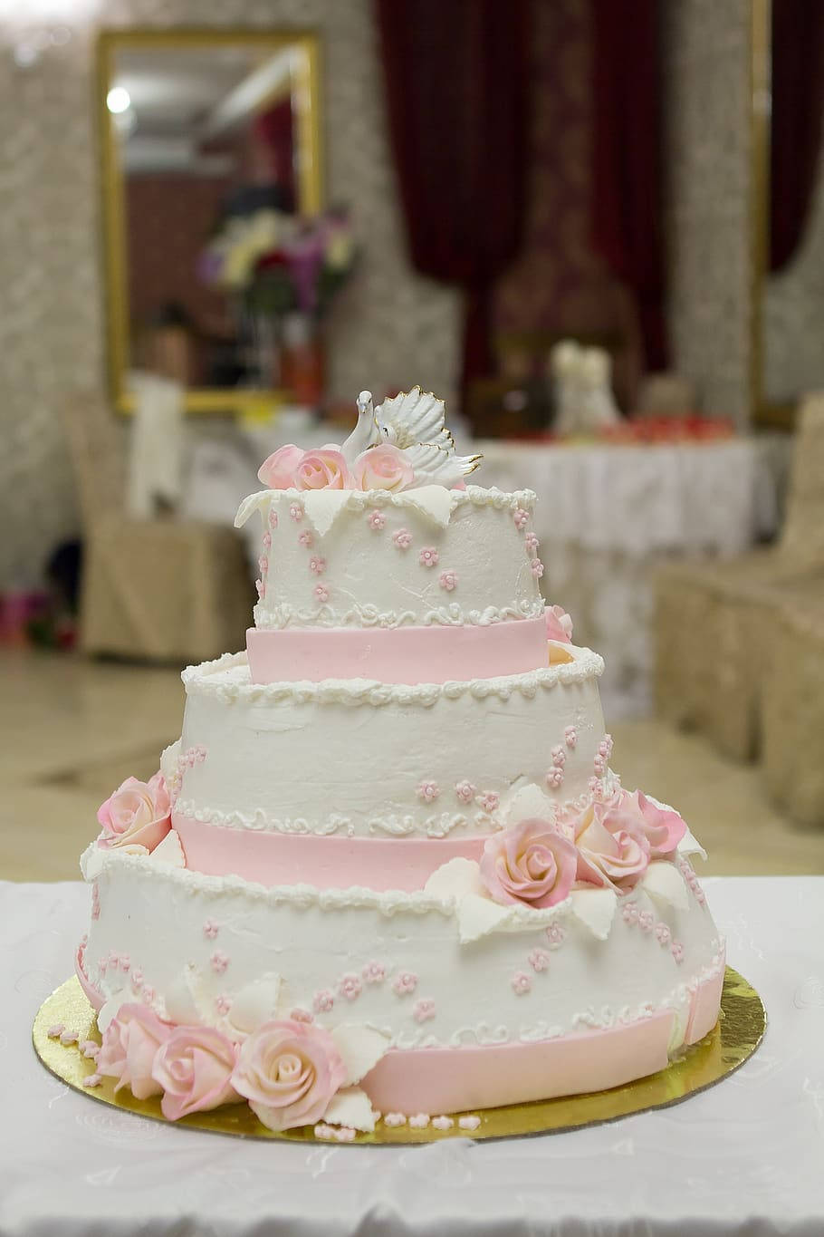 Pink Roses Textured Wedding Cake