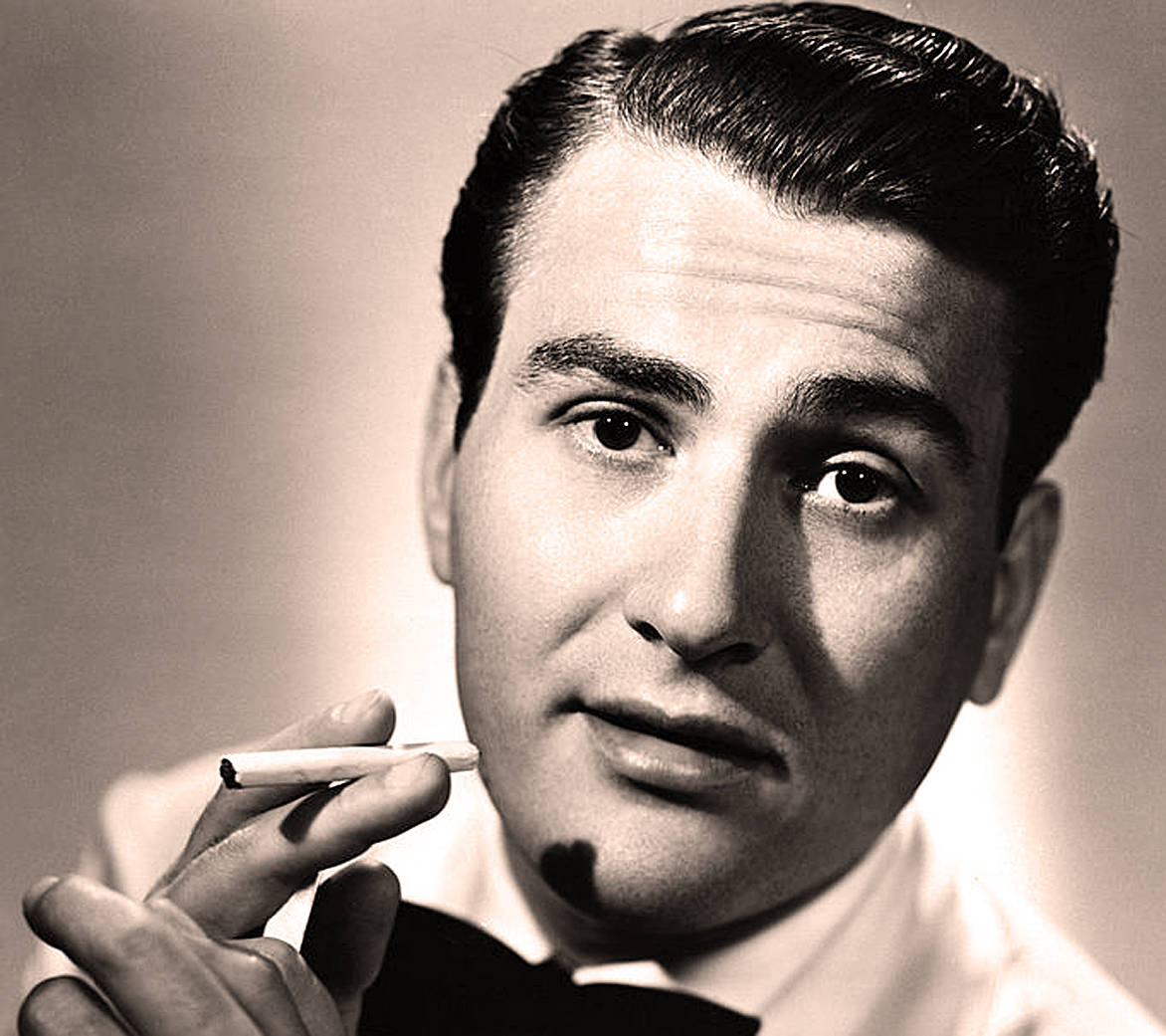 Pioneering Jazz Legened Artie Shaw Captured In A Vintage Moment