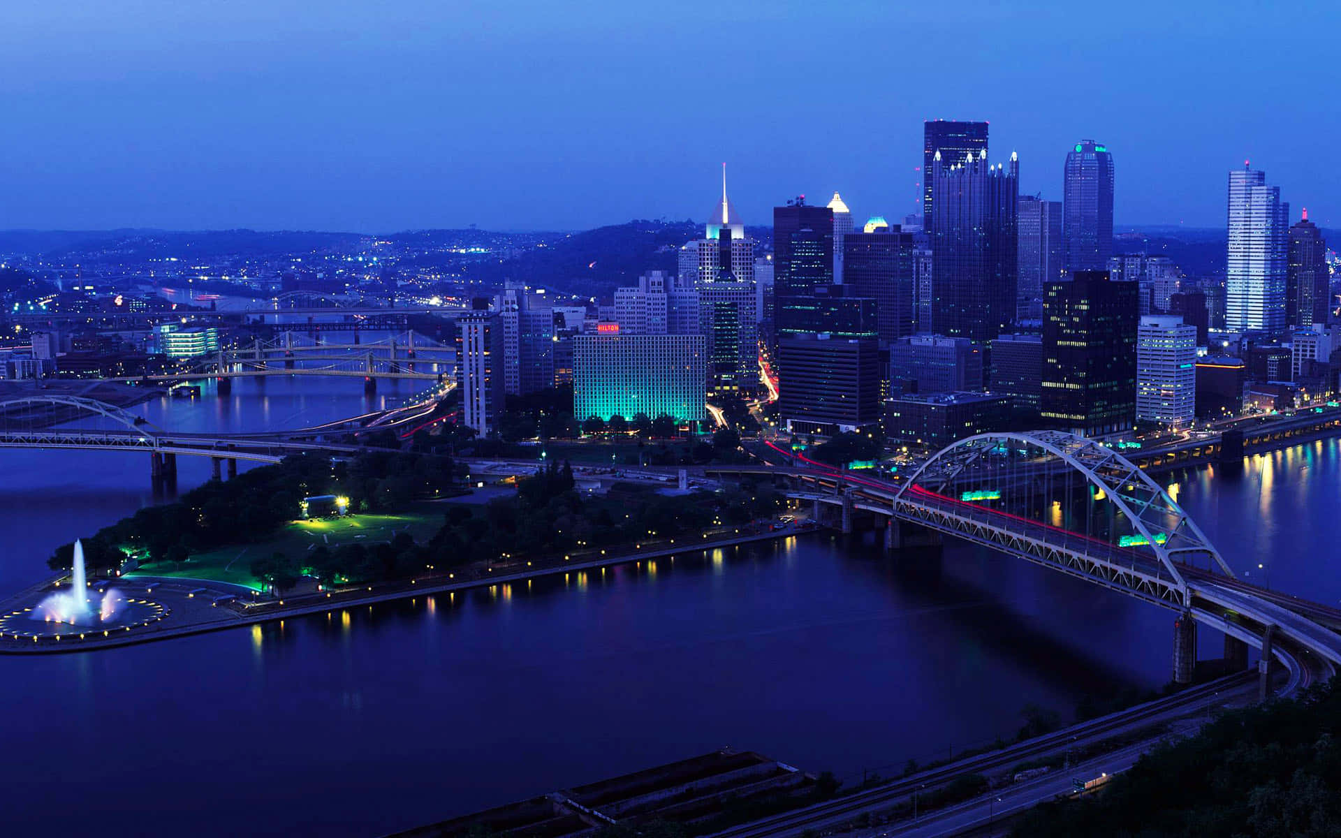 Pittsburgh Skyline Showing Its Fountain Background