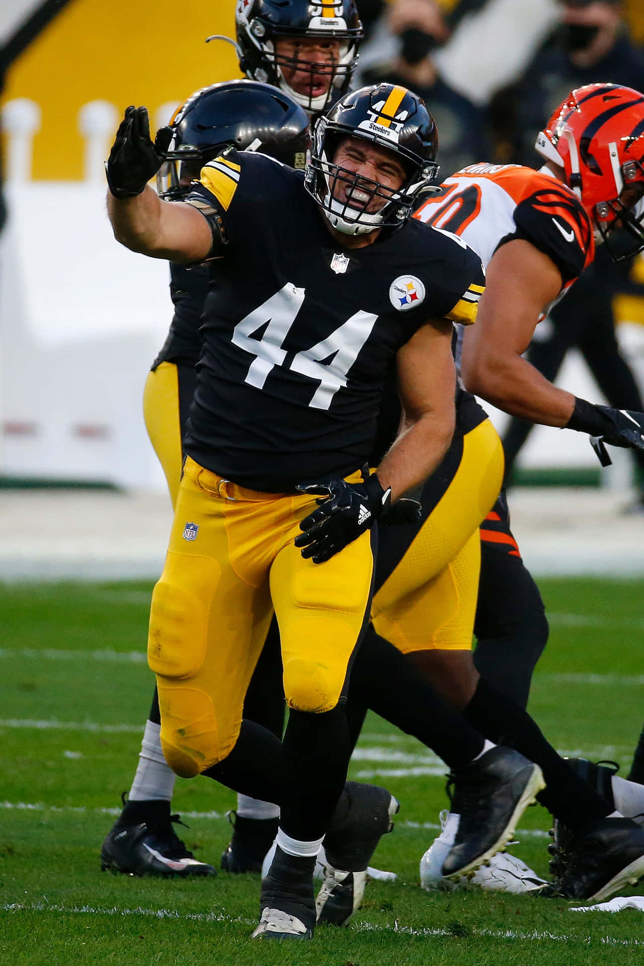 Pittsburgh Steelers Linebacker T.j. Watt. Background