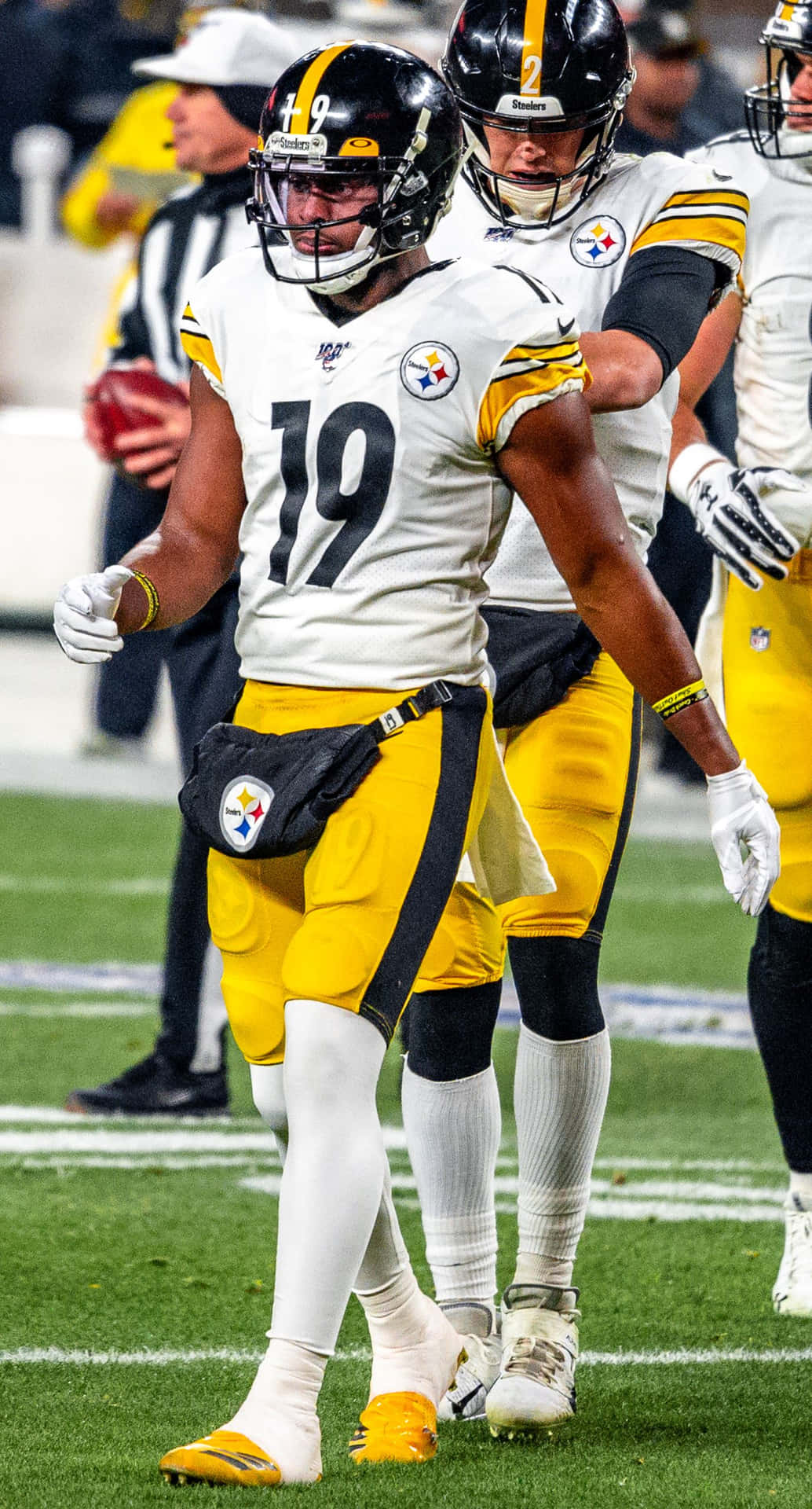 Pittsburgh Steelers Wide Receiver Juju Smith-schuster Background