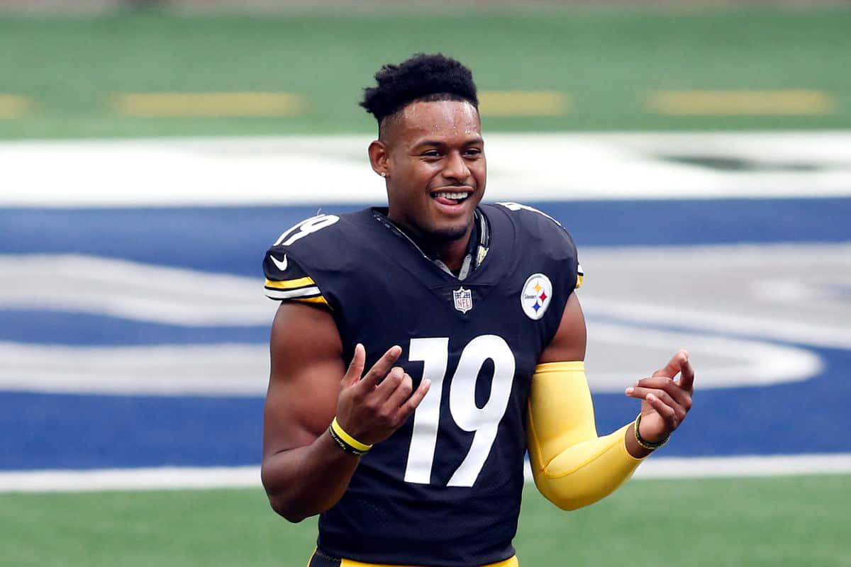 Pittsburgh Steelers Wide Receiver Juju Smith-schuster Background