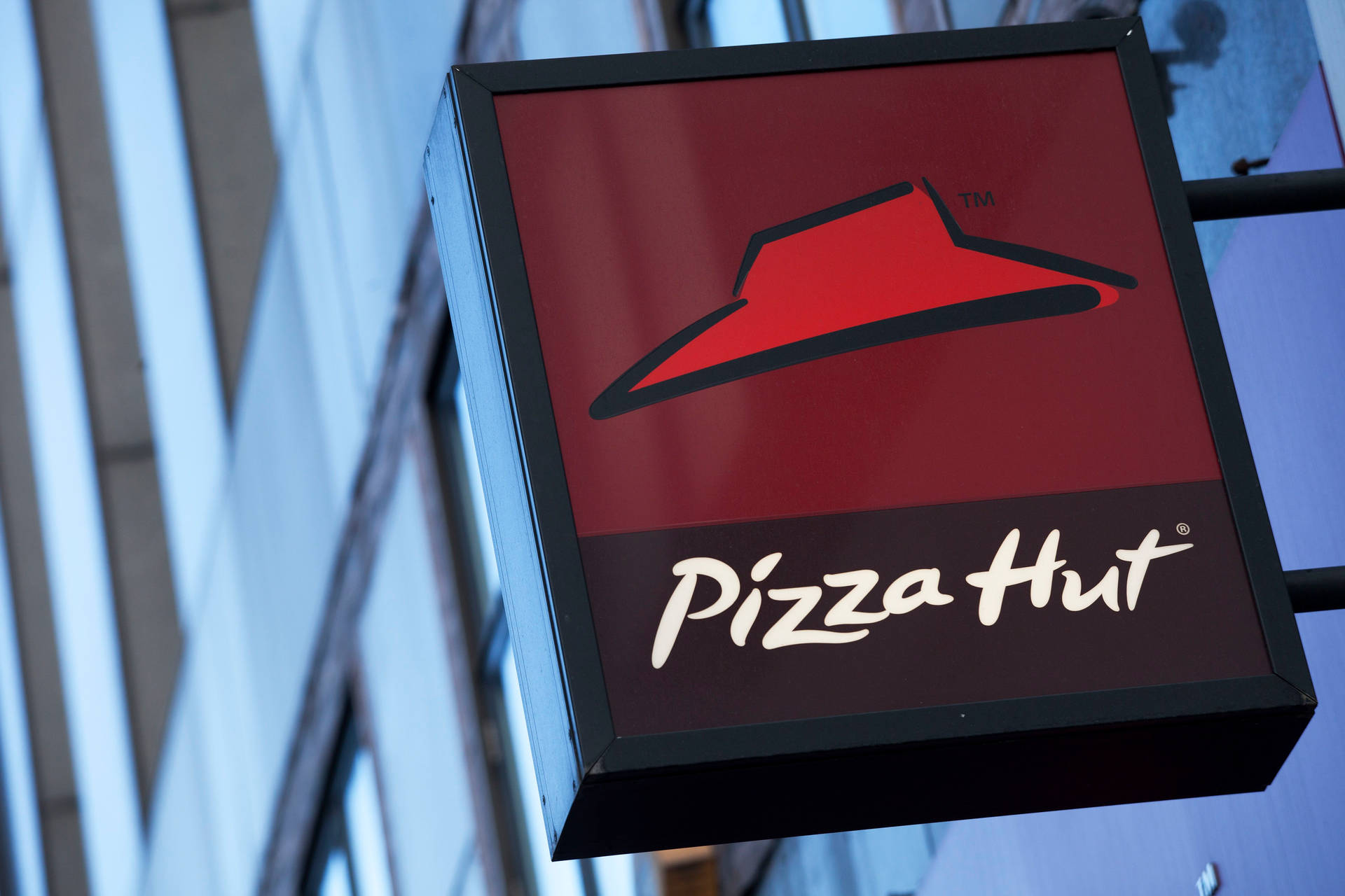 Pizza Hut Projecting Signage
