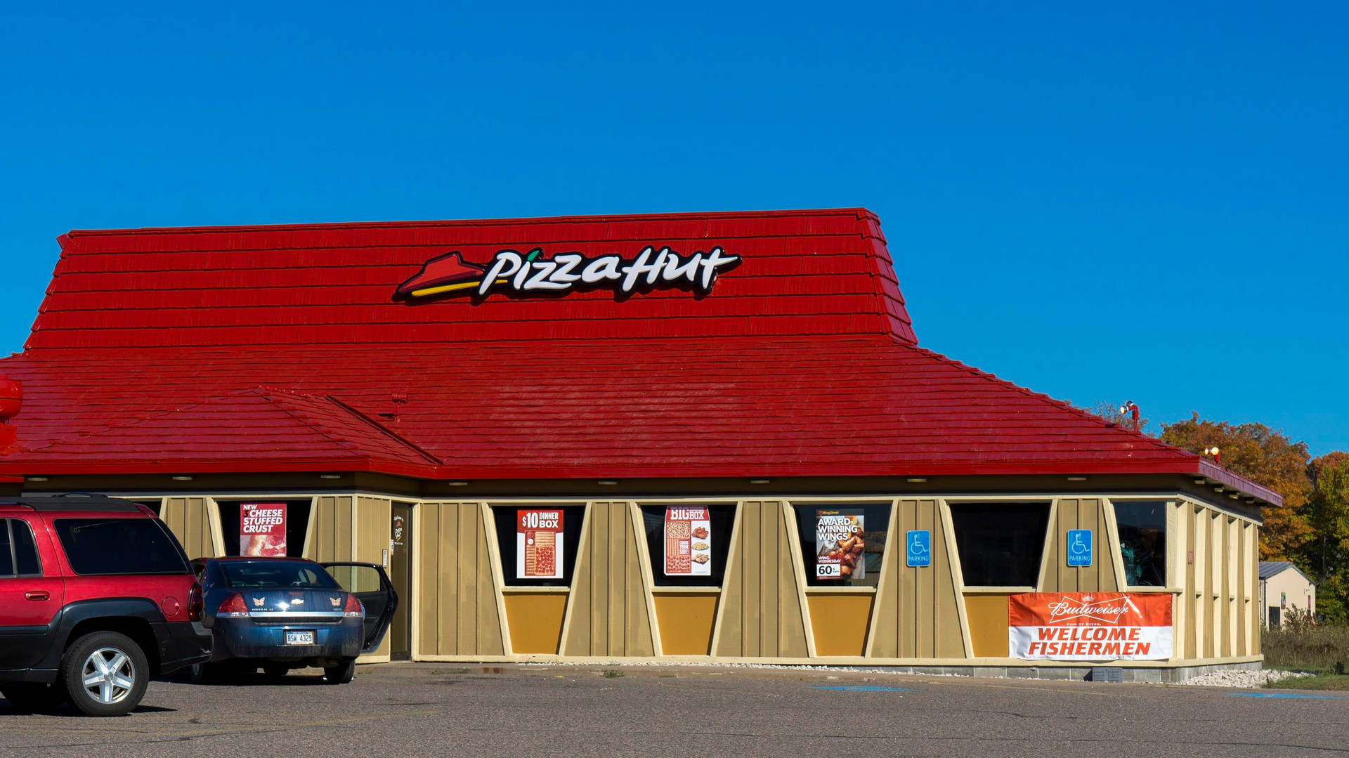 Pizza Hut Restaurant Exterior Background