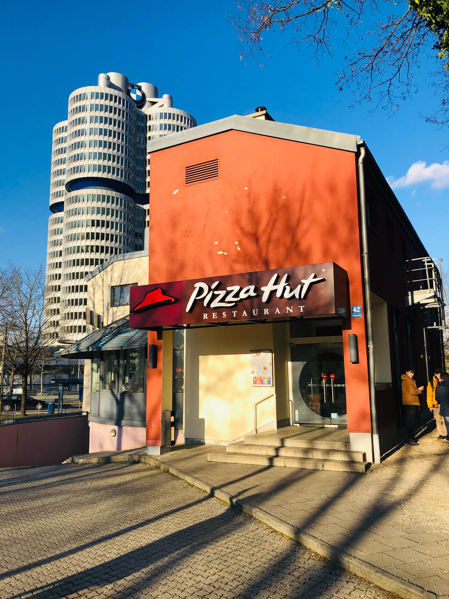 Pizza Hut Restaurant Facade Background
