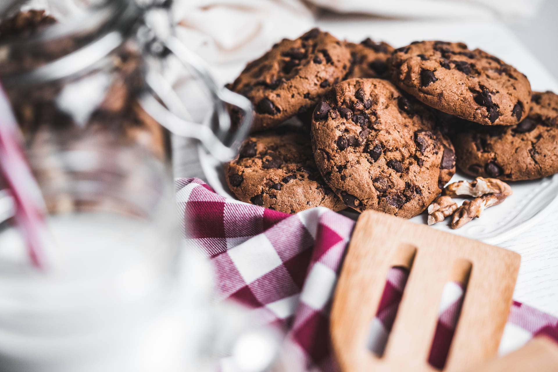 Plate Of Chocolate Chip Cookie Background