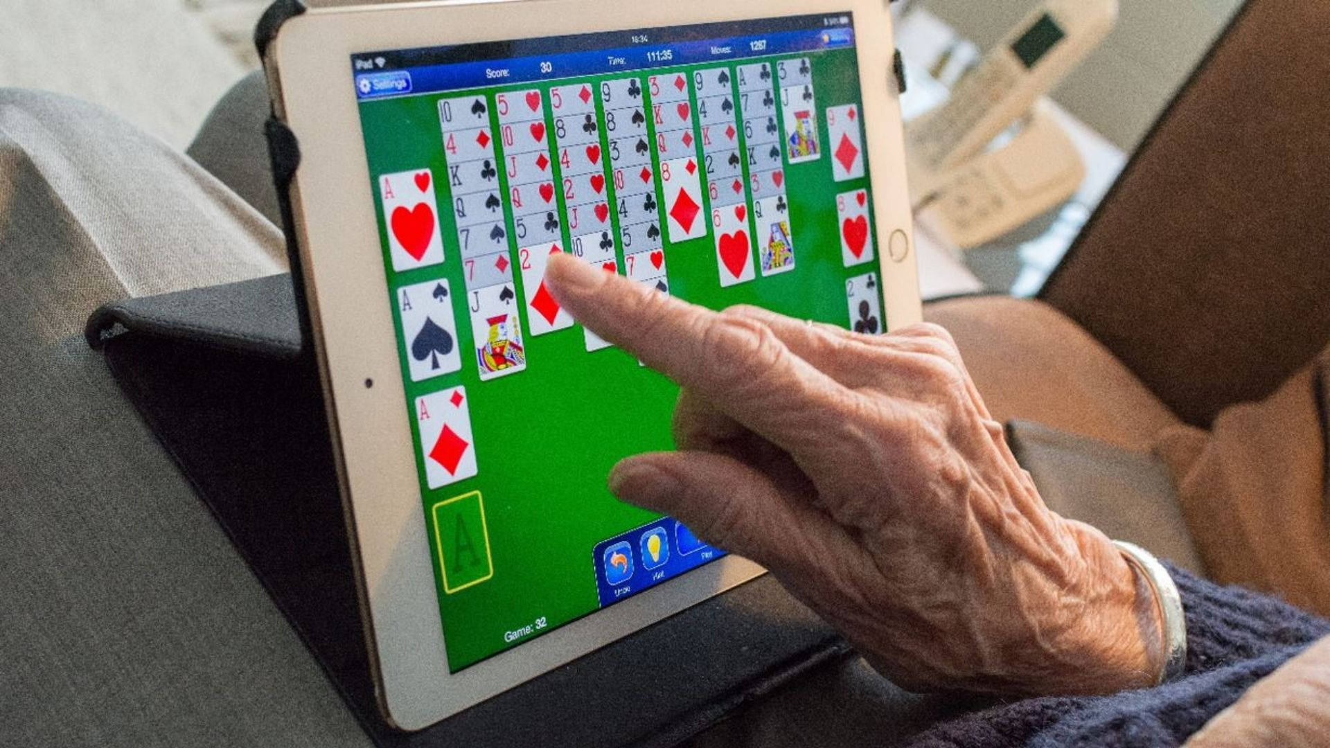 Playing Solitaire On A Tablet