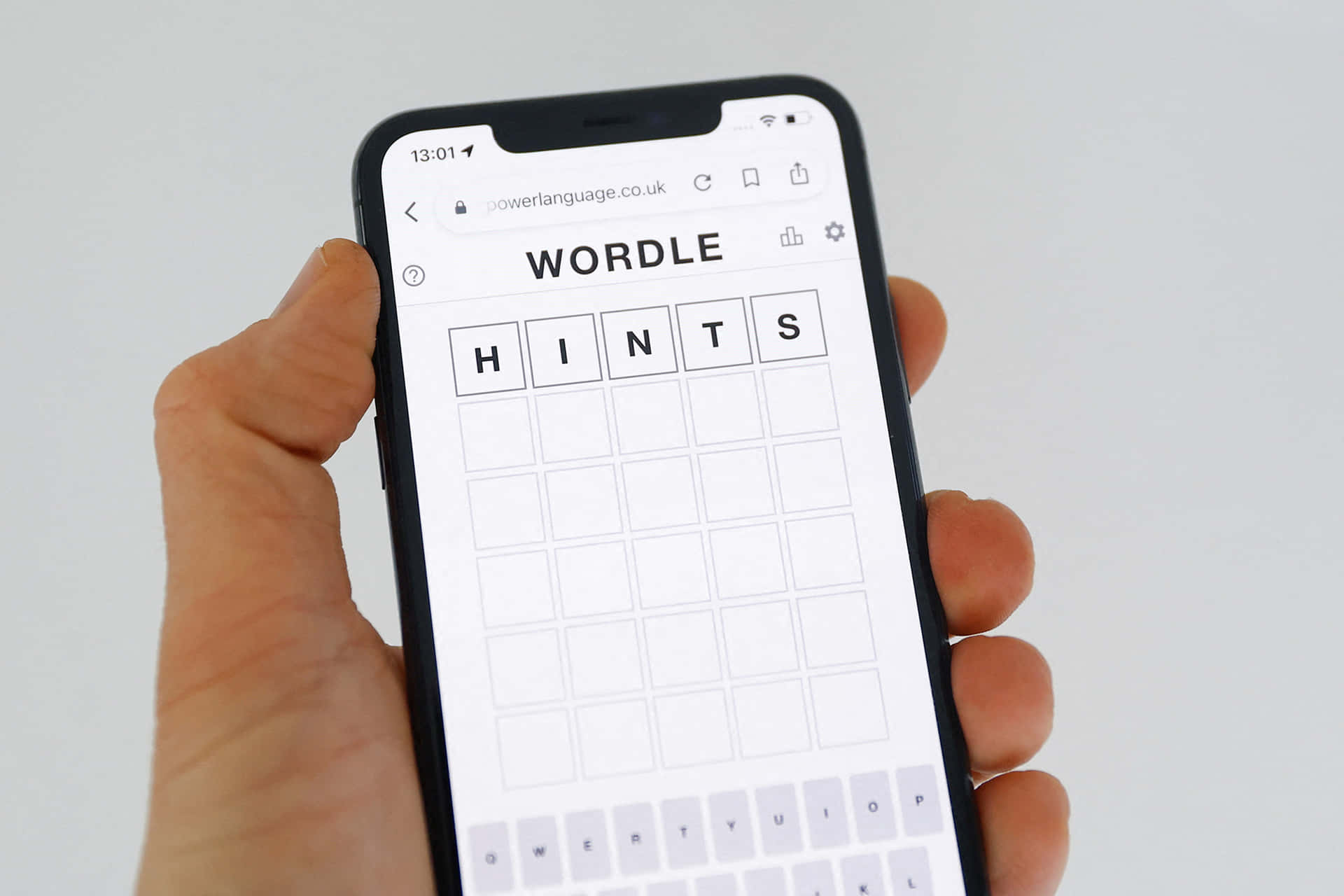 Playing Wordleon Smartphone