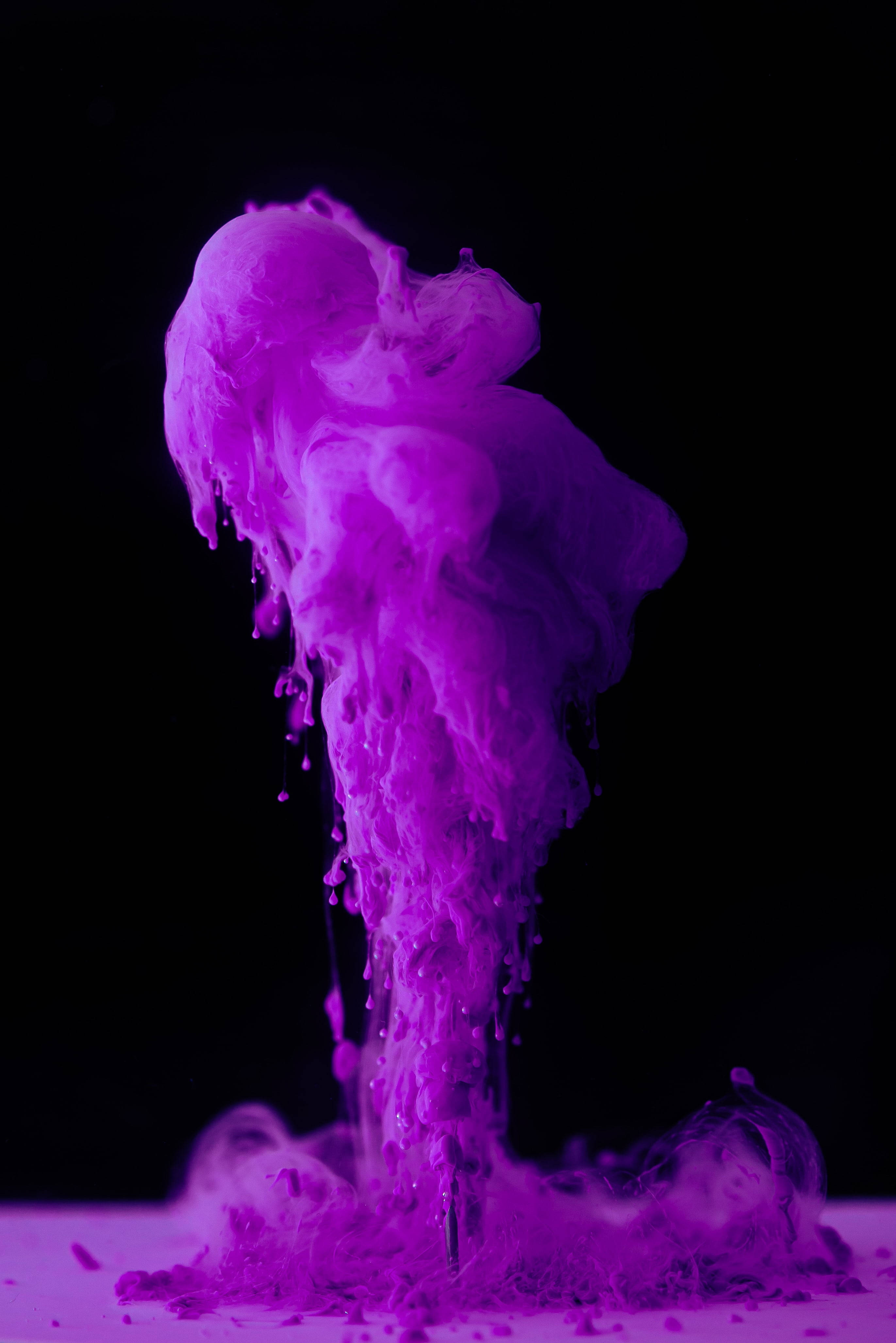 Plume Black And Purple Phone Background