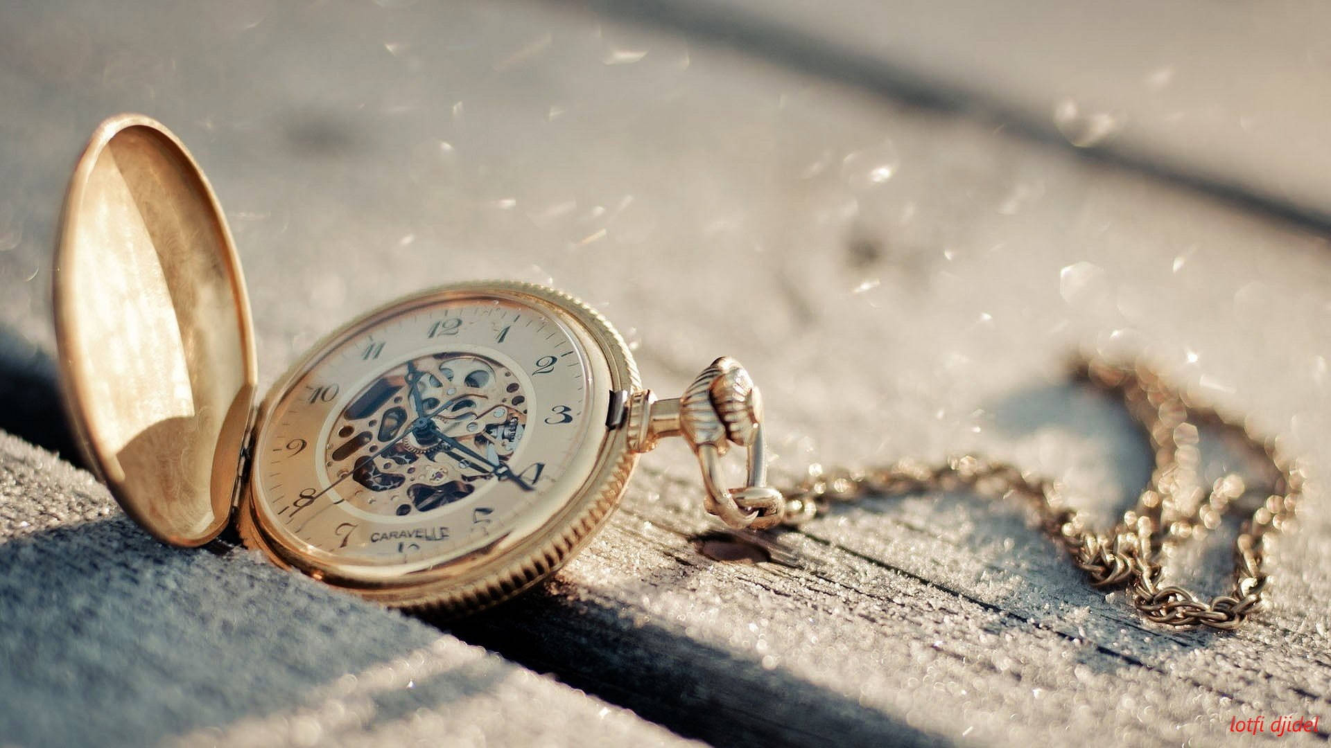 Pocket Watch On Wood Tiempo Background Background