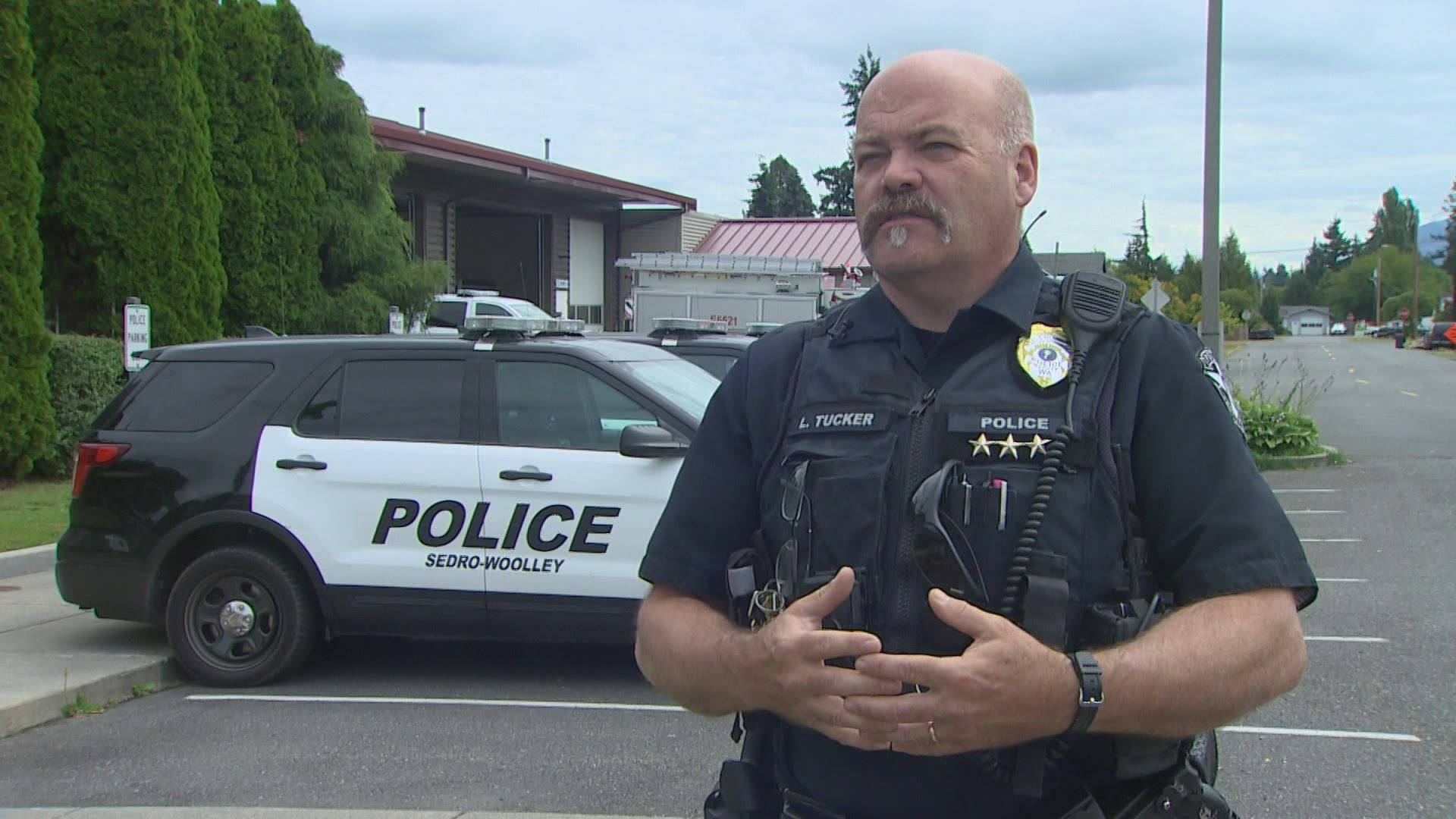 Police Officer Of Sedro Woolley Washington Background