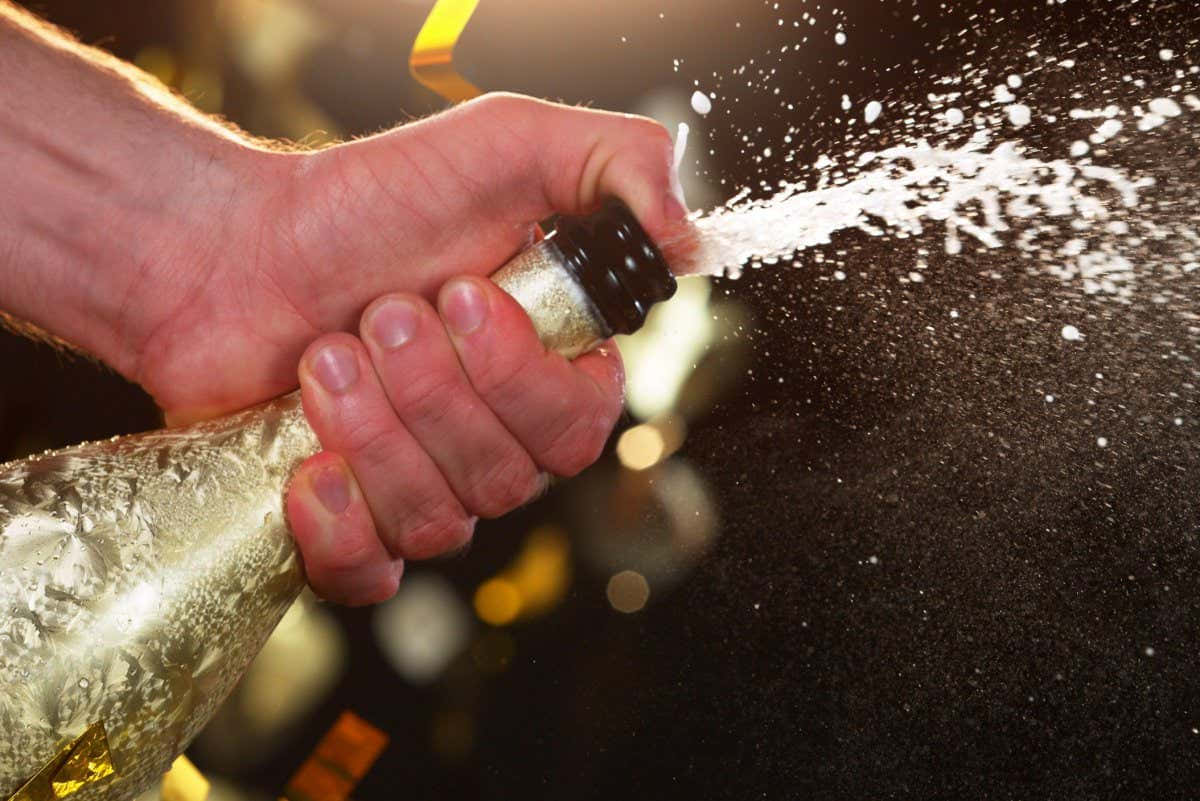 Popping Champagne Bottle [wallpaper]