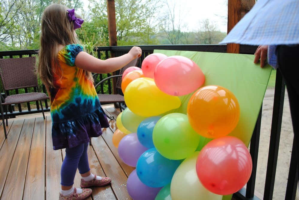 Popping Colorful Balloons [wallpaper] Background