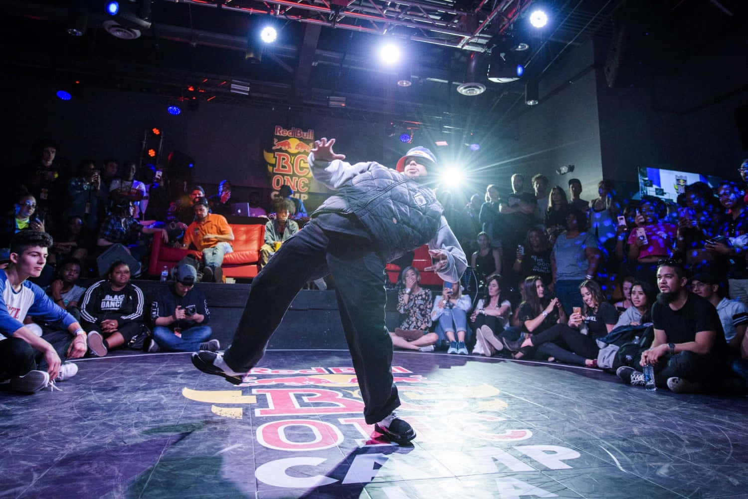 Popping Man Bending Backwards [wallpaper]