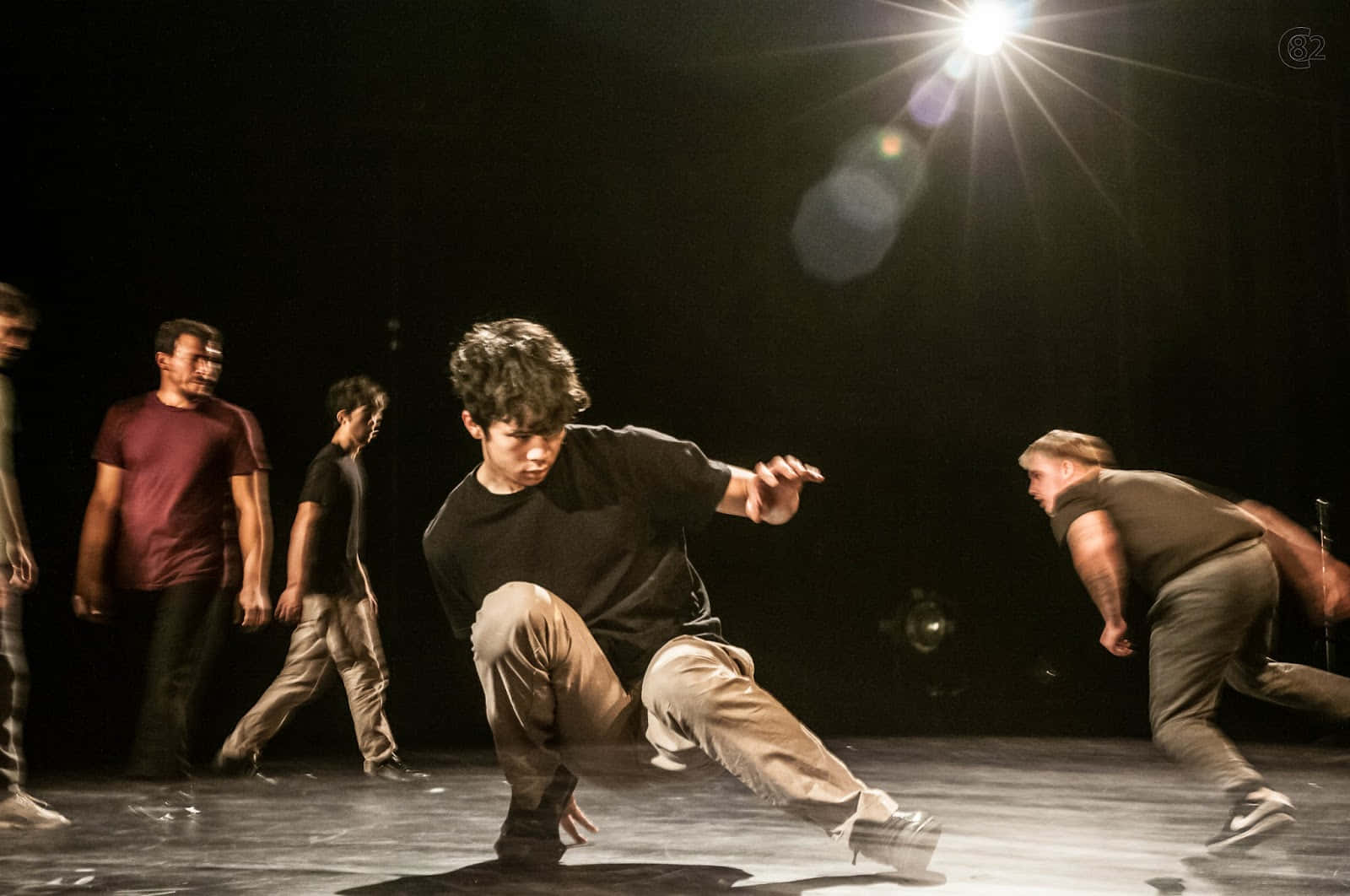 Popping With Hand On Floor [wallpaper]