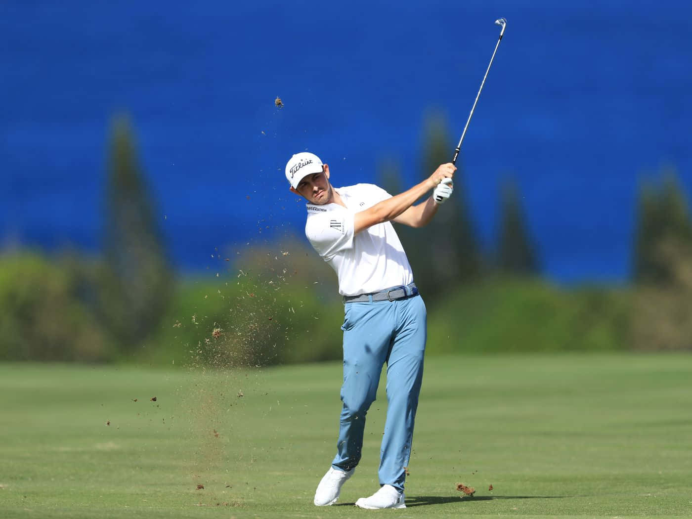 Popular Golfer Jb Holmes Background